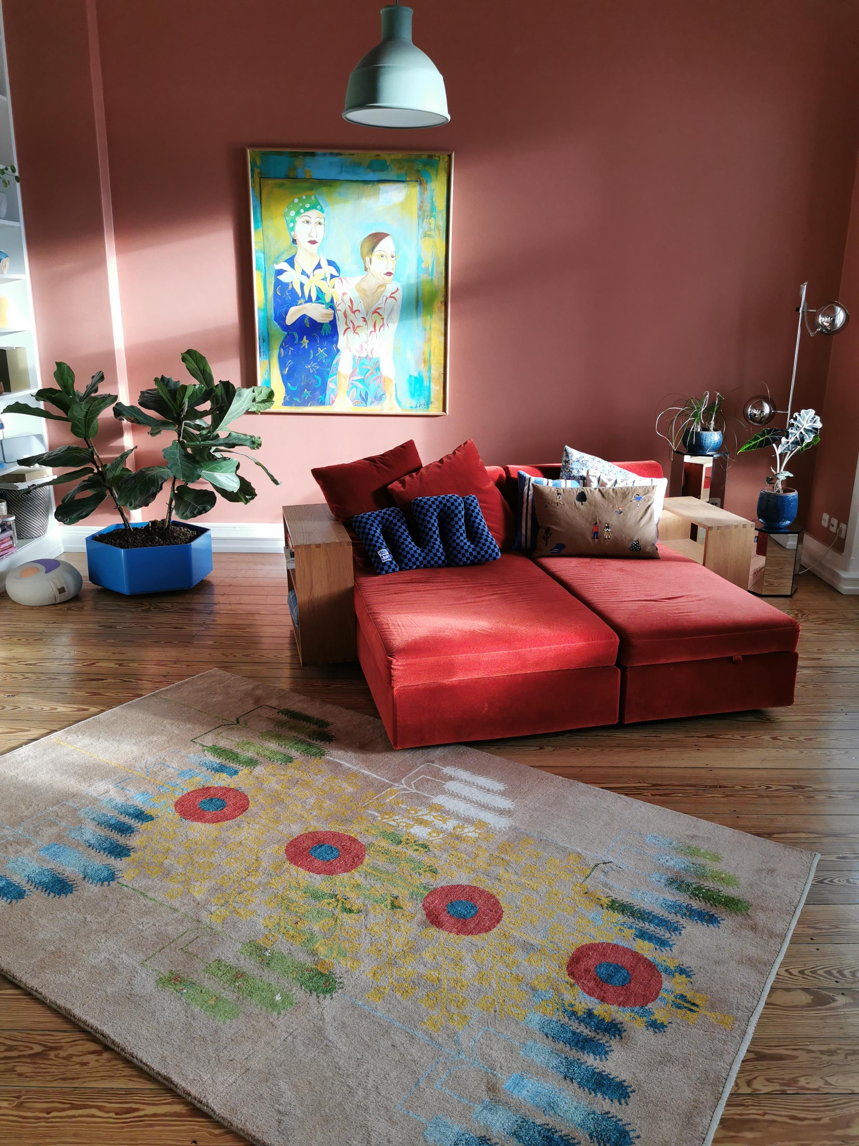 New Carpet in the house.

#carpetlove #altbauliebe #livingroom #wohnkonfetti #wohnzimmer #colorfulliving 