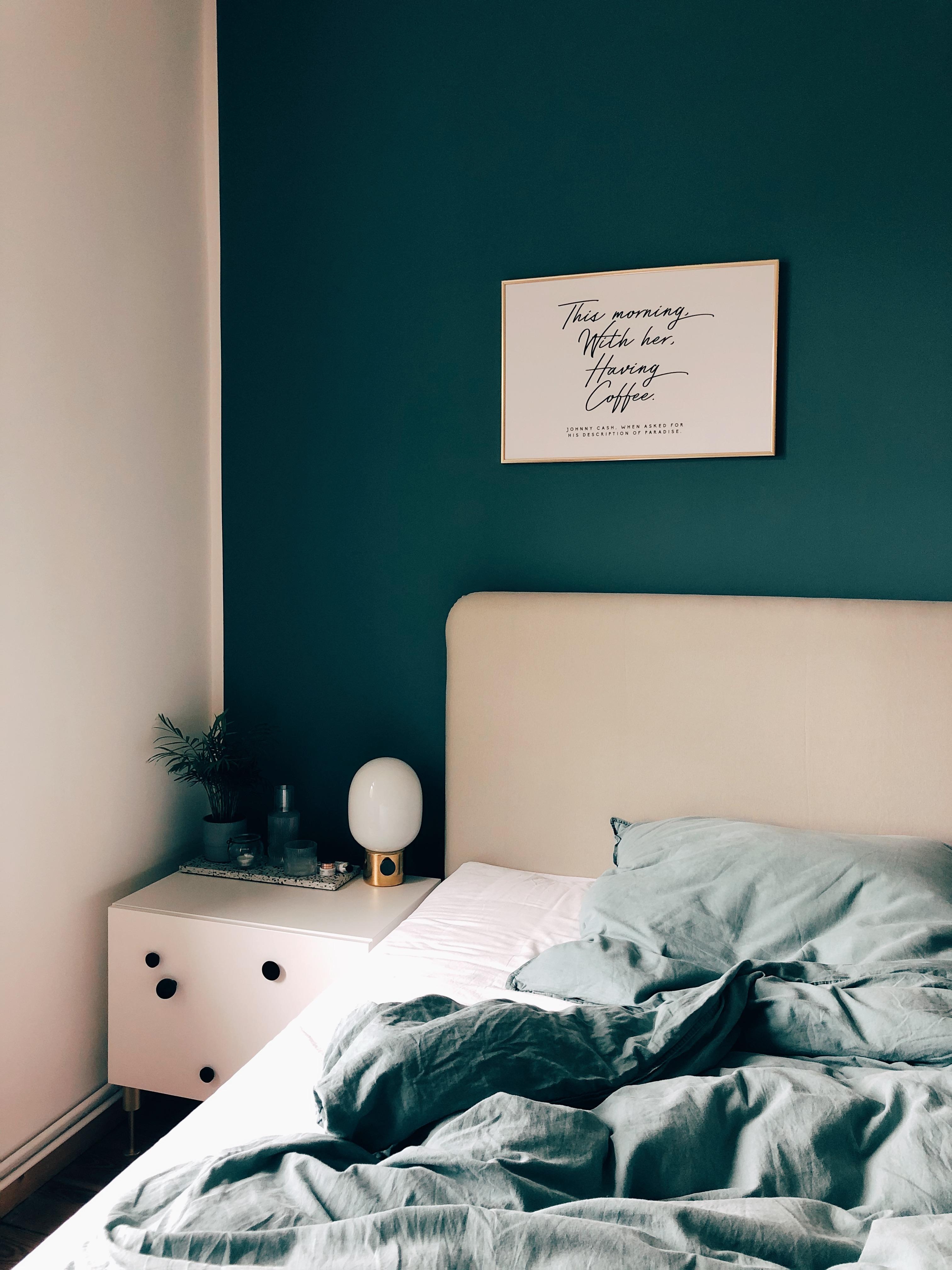 Noch 5 Minuten...
#schlafzimmer #wandfarbe #grün #wallcolour #bedroom #cozy