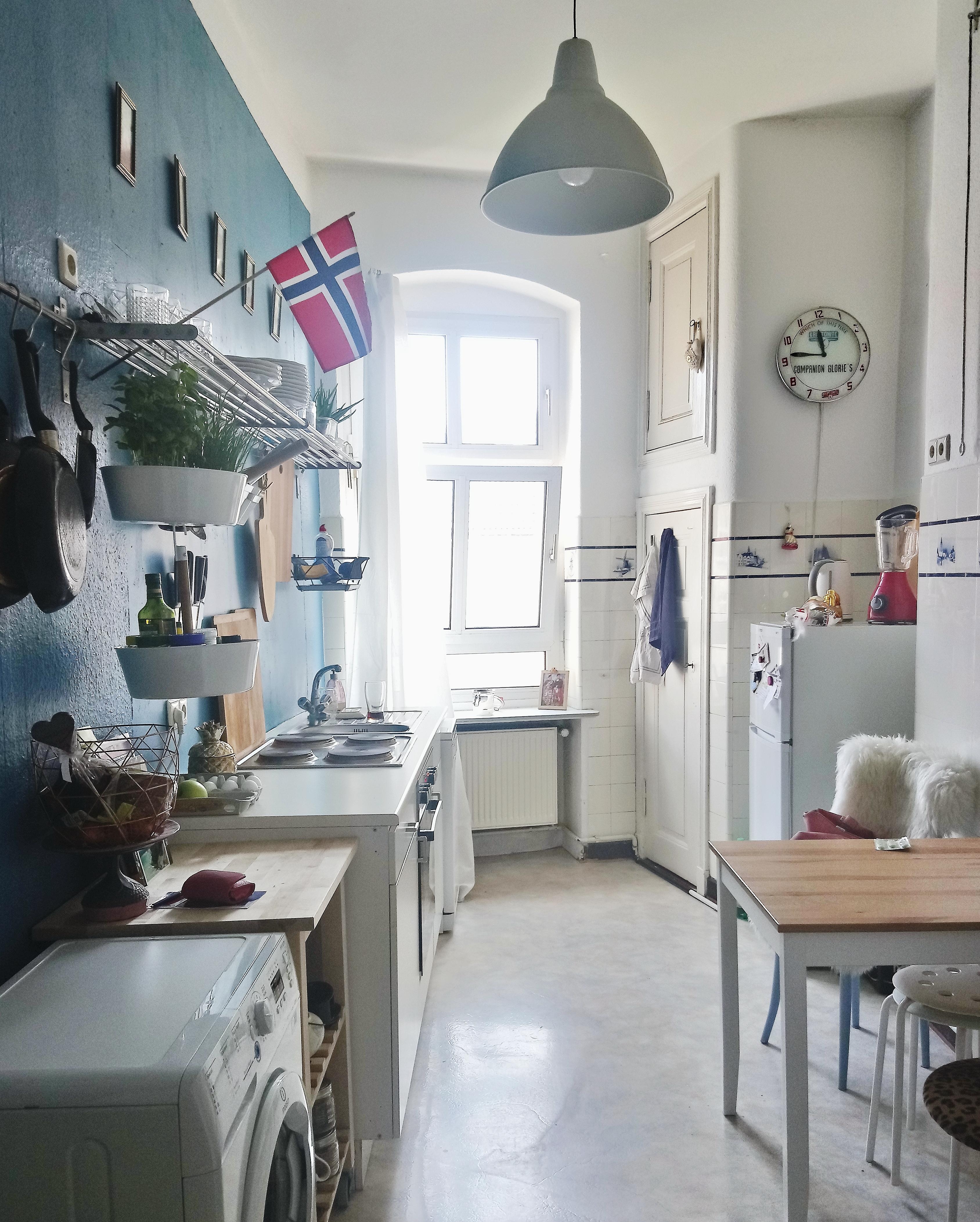 Norwegisch-Deutsche Küchenpower.
#interior #scandinavianhome meets #grannystyled #kuechenliebe 