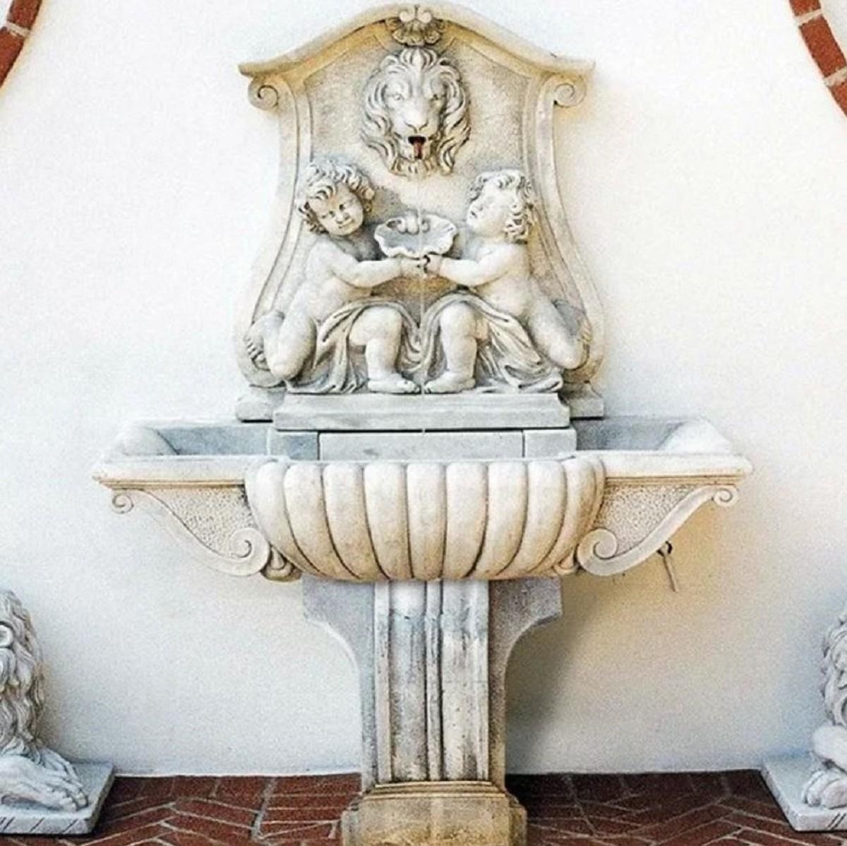 Nostalgischer Antik Stil Wandbrunnen von Casa Padrino #wandbrunnen #gartenbrunnen #casapadrino #barock #barockbrunnen #antik äantikstil #löwe #löwenbrunnen