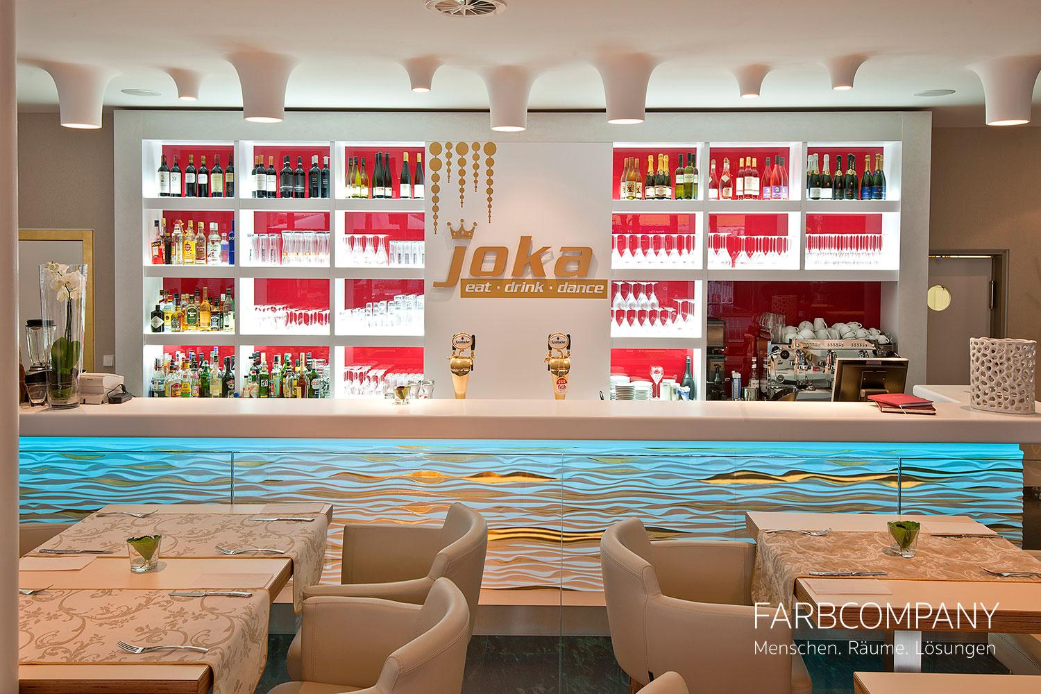 Oberflächentrends/ Gestaltung eines Tresens im Restaurant Joka in Hannover #bartresen #hausbar ©Mike Schleupner