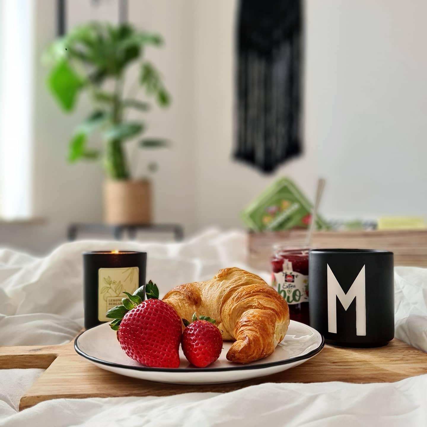 oh sunday 🖤
#breakfast #stayinbed #hygge