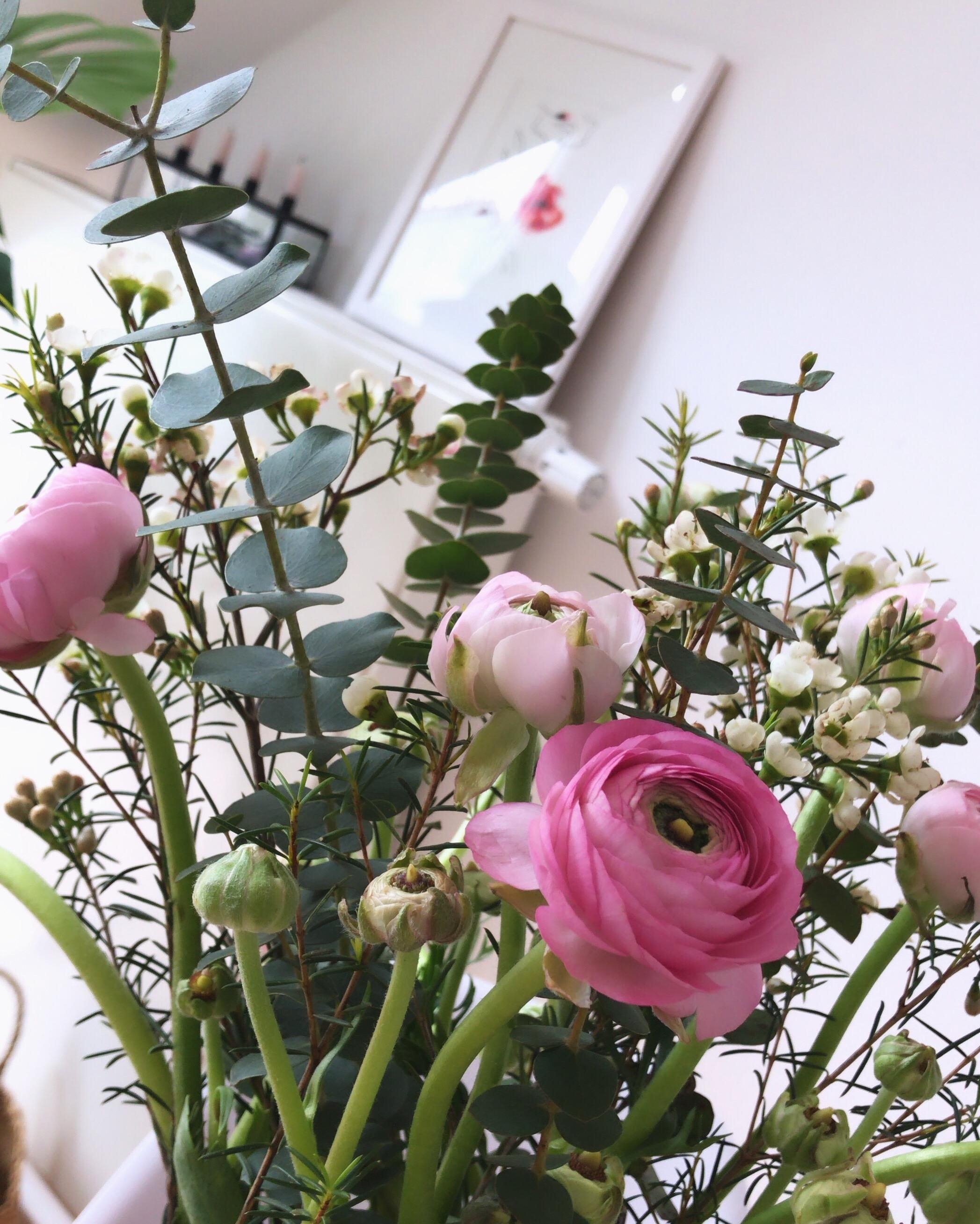 Ohne Blumen geht bei mir in der Wohnung nichts... #couchliebt #blumen #dekoration