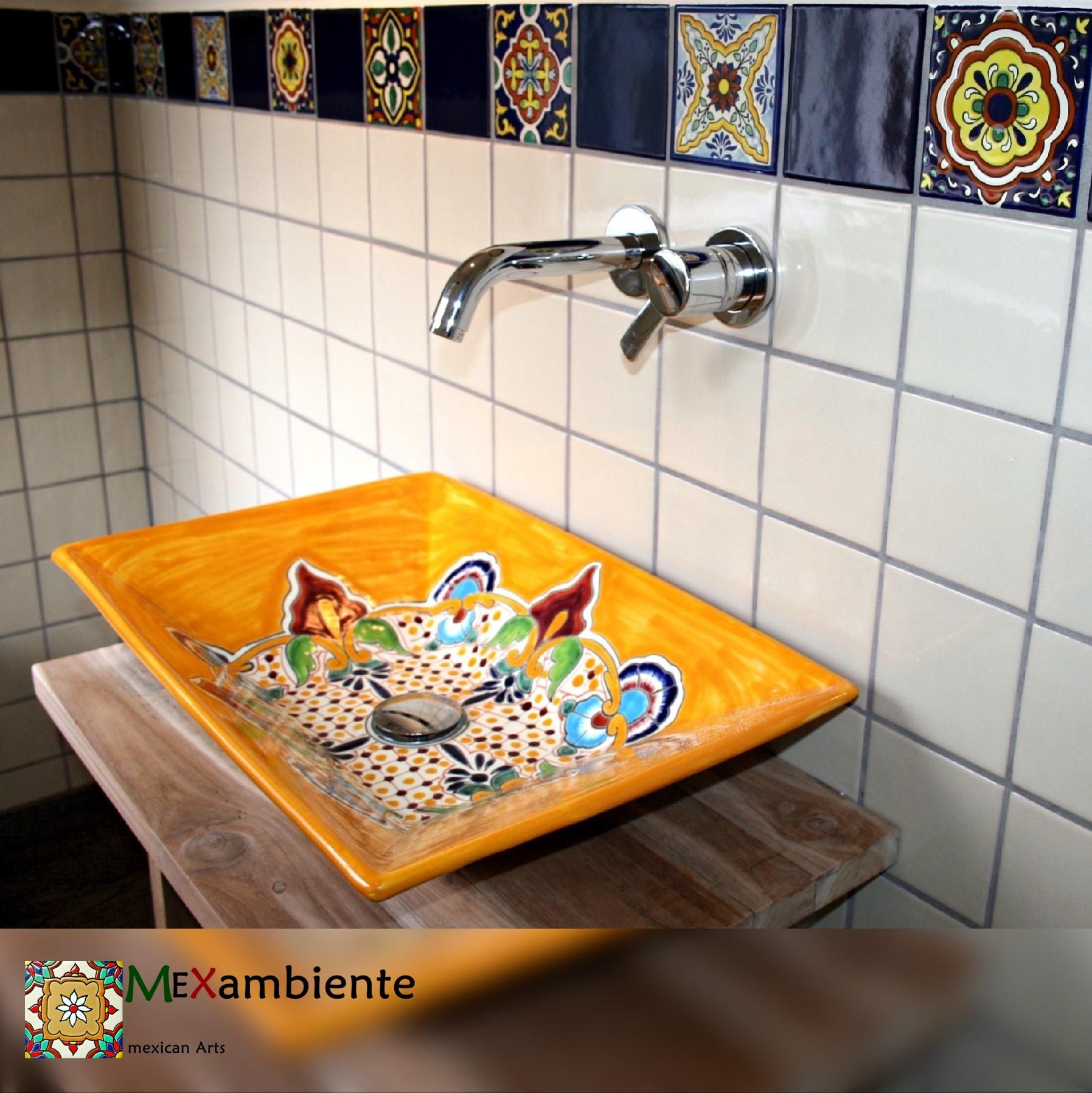 Originelles Bad mit mexikanischen Fliesen & Waschbecken #portugiesischefliesen ©Mexambiente