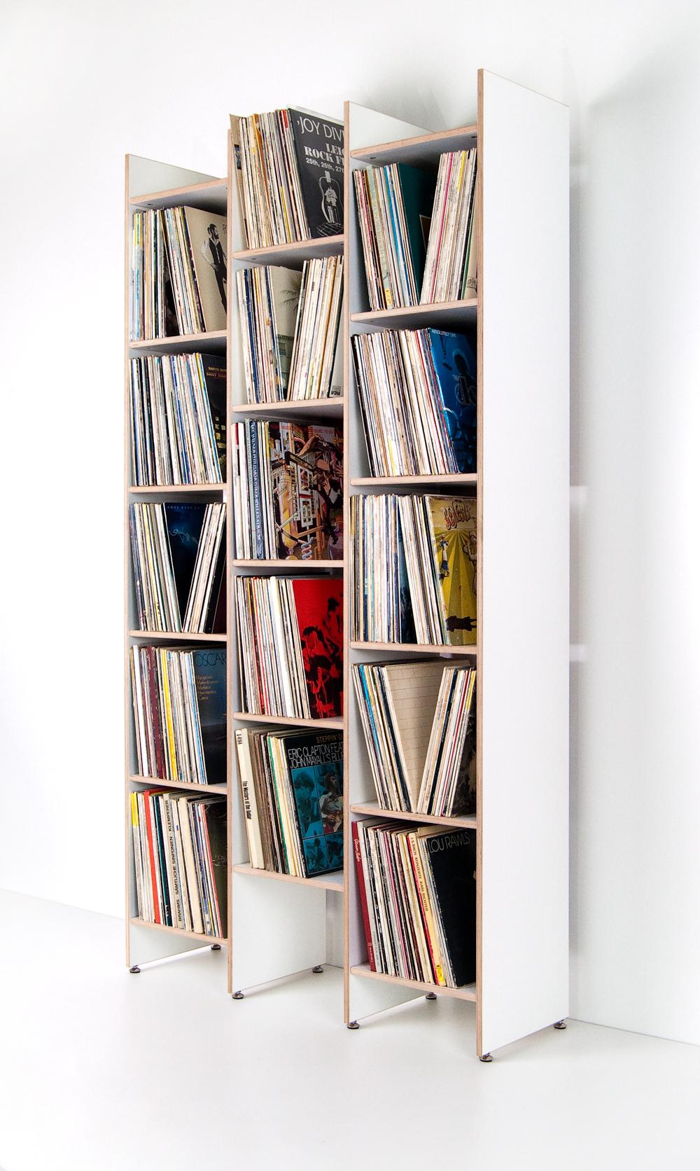 ORWE #regal aus Furnierschichtholz mit weißer Oberfläche. Platz für 1000+ #Schallplatten oder #Bücher und #Ordner.