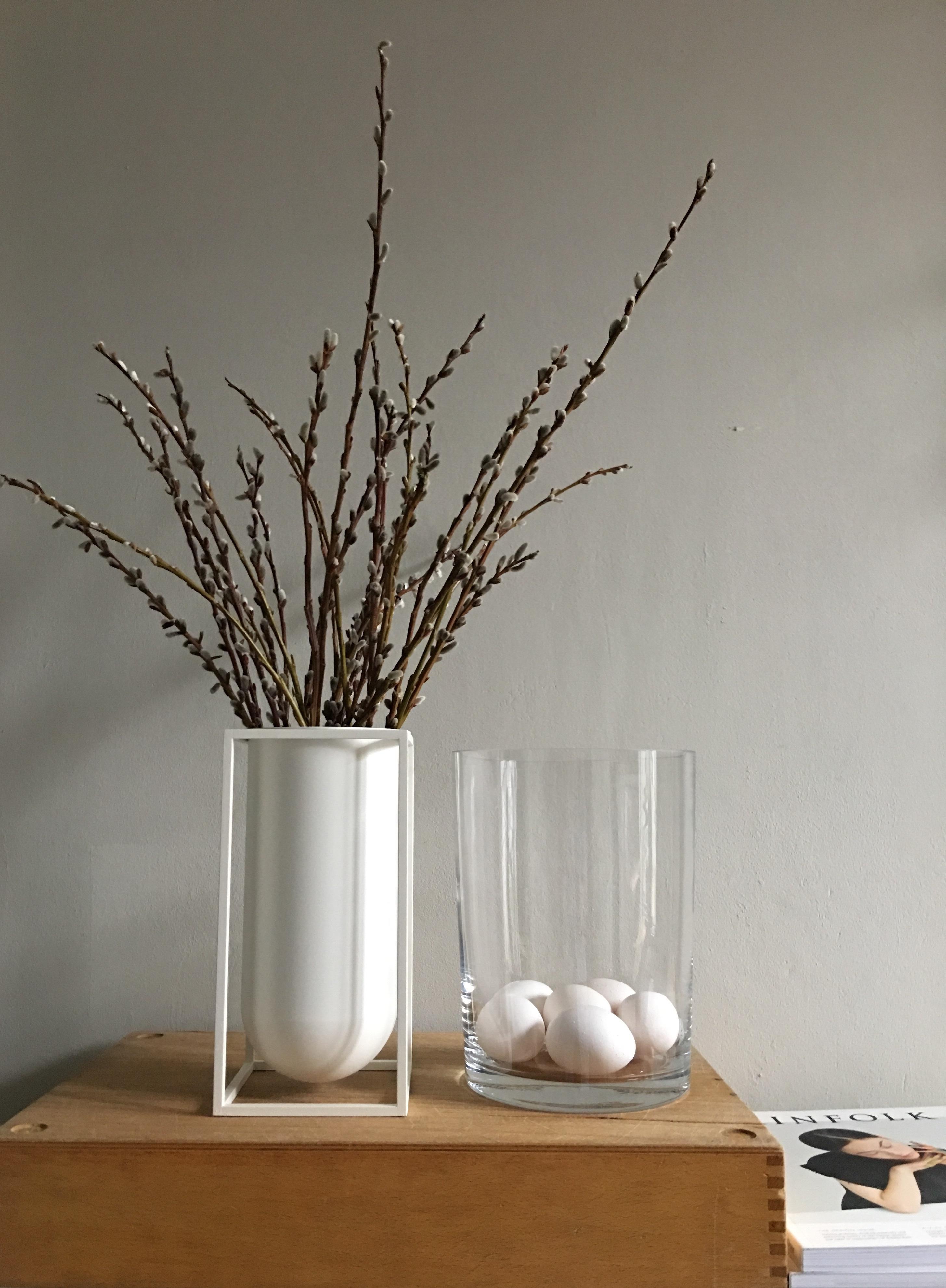 #ostern #osterdeko #zweige #frühling #homedeco #dekoration #minimalistisch #vase #bylassen 