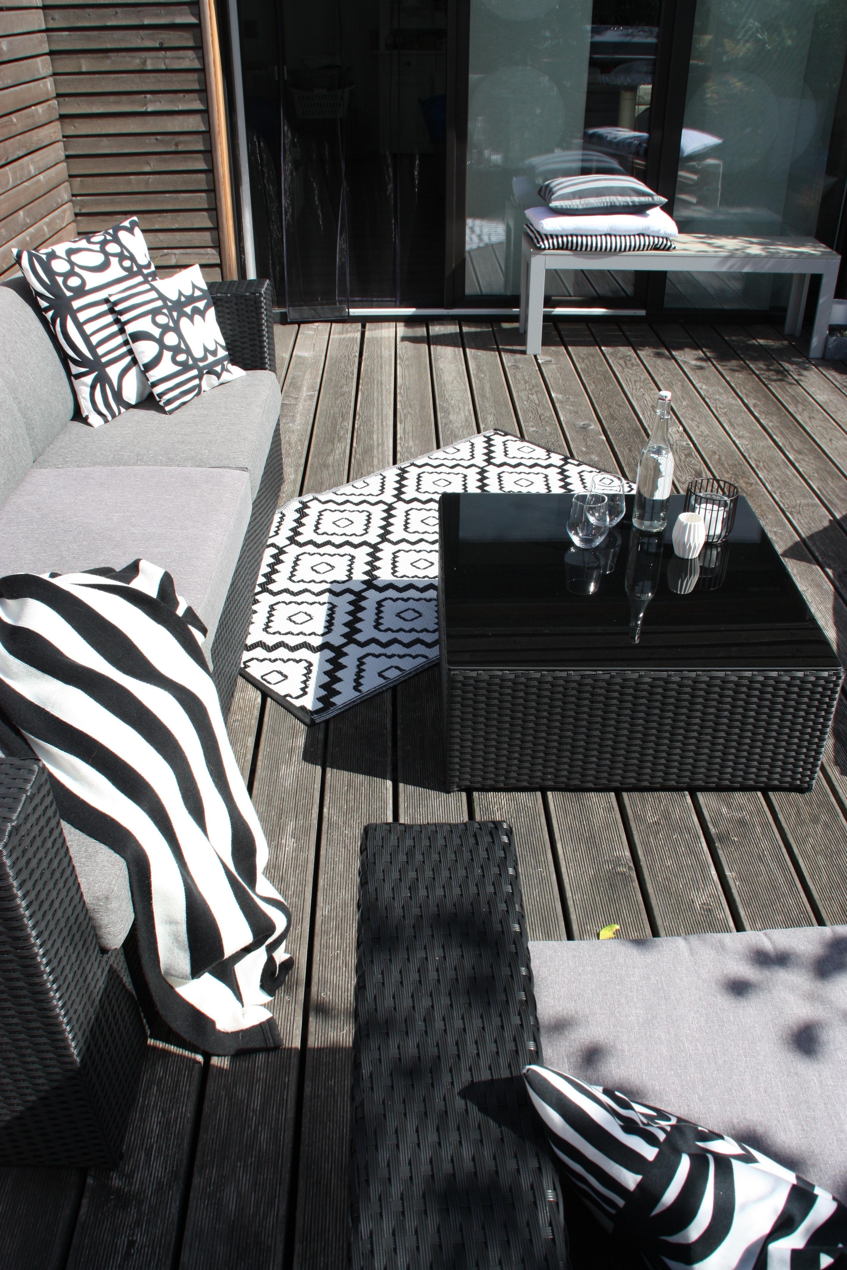 OutDOOR

#terrasse #outdoor #hyggelig #blackandwhite #living #greycrownhome #gemütlich