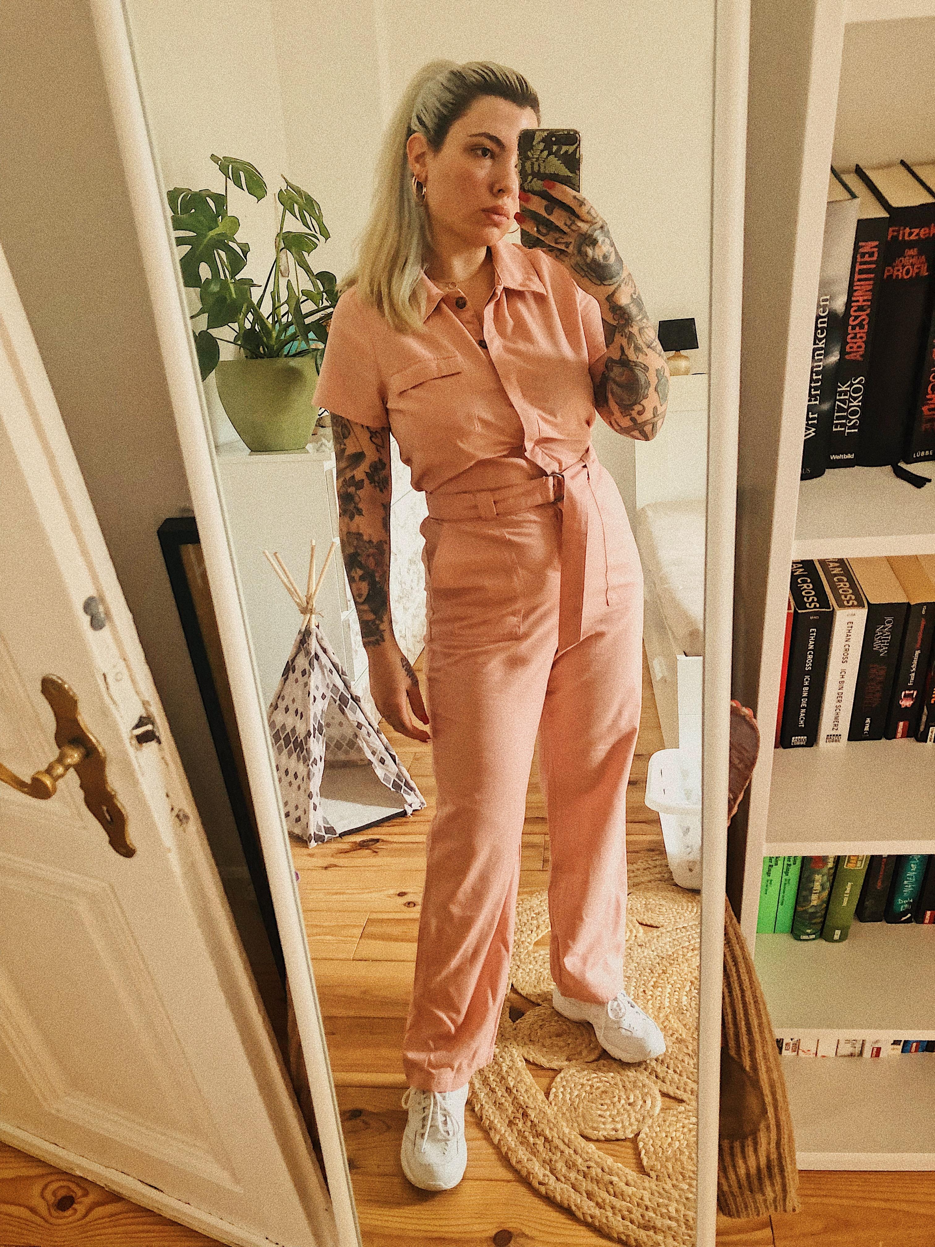 Overall in pink #fashioncrush #ootd