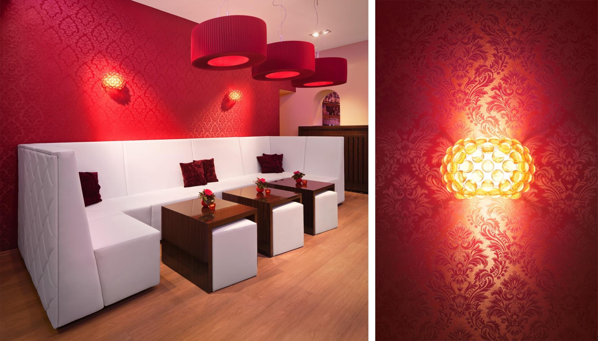 P*** Bar #loungebereich #rotewandfarbe ©www.berlinrodeo.com
