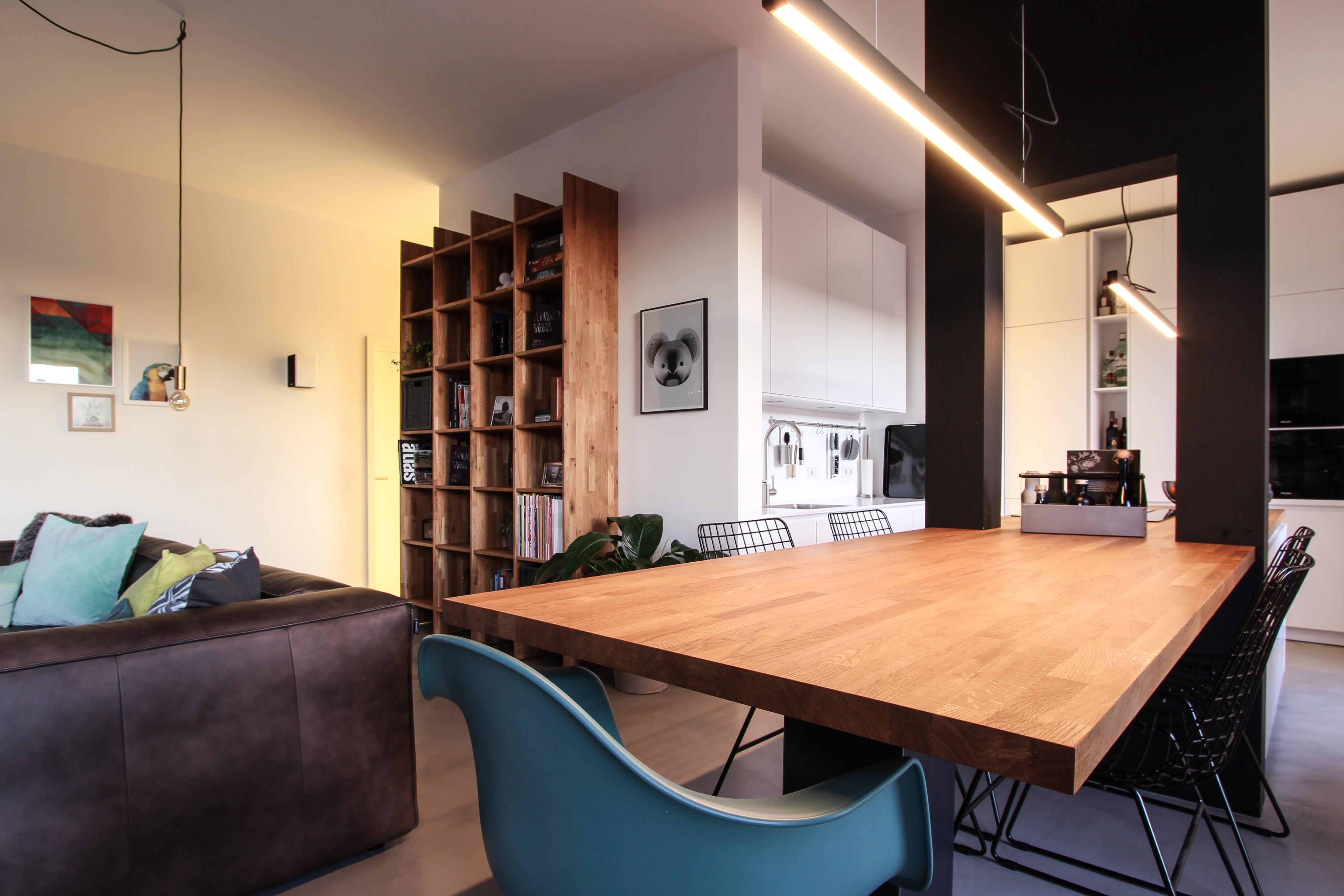 Pendelleuchte aus Stahl #esstisch ©EXTRAVIEL office & home design