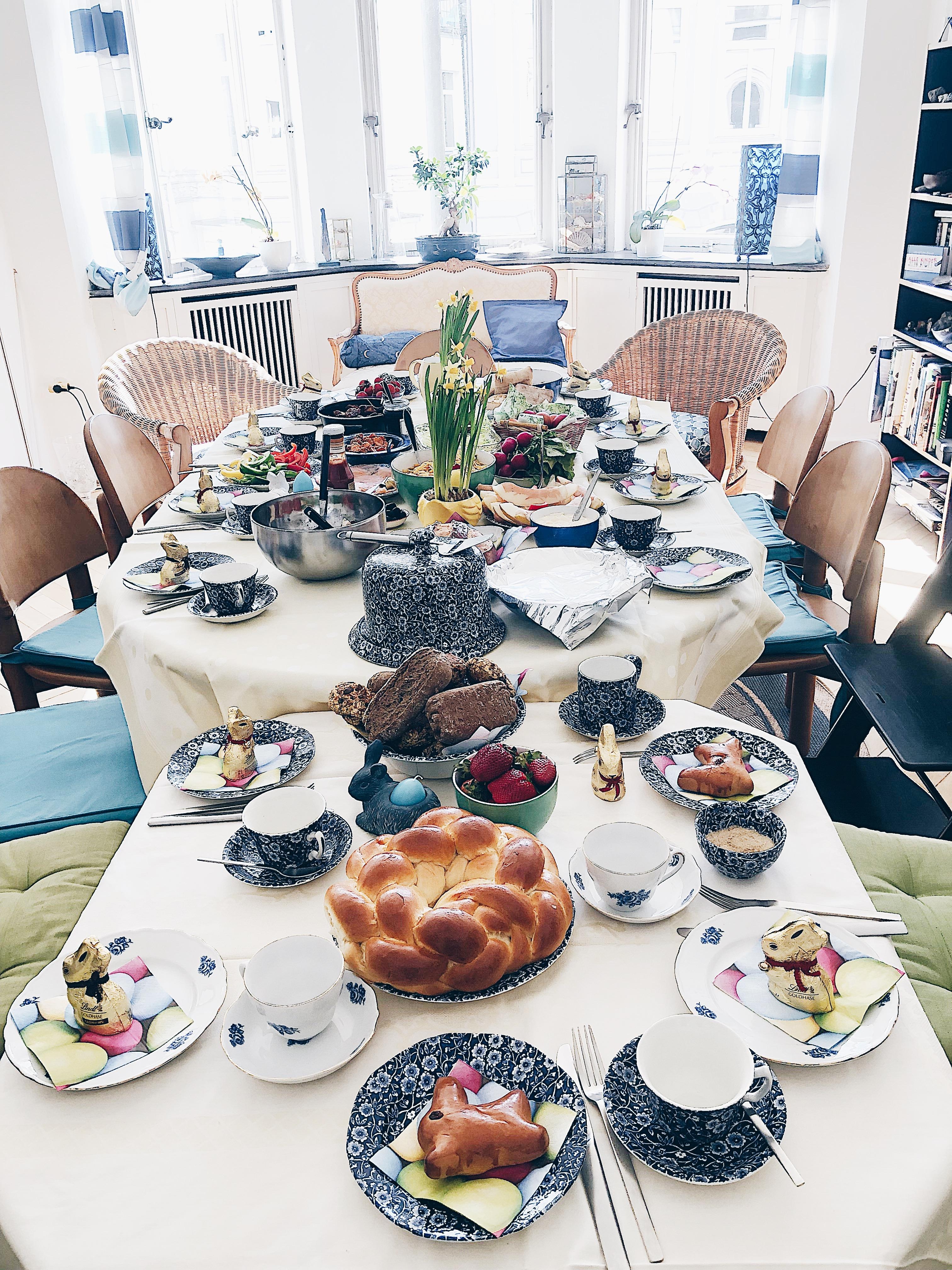 Perfekt table 🐰 #happyeaster #brunch #easterbrunch 