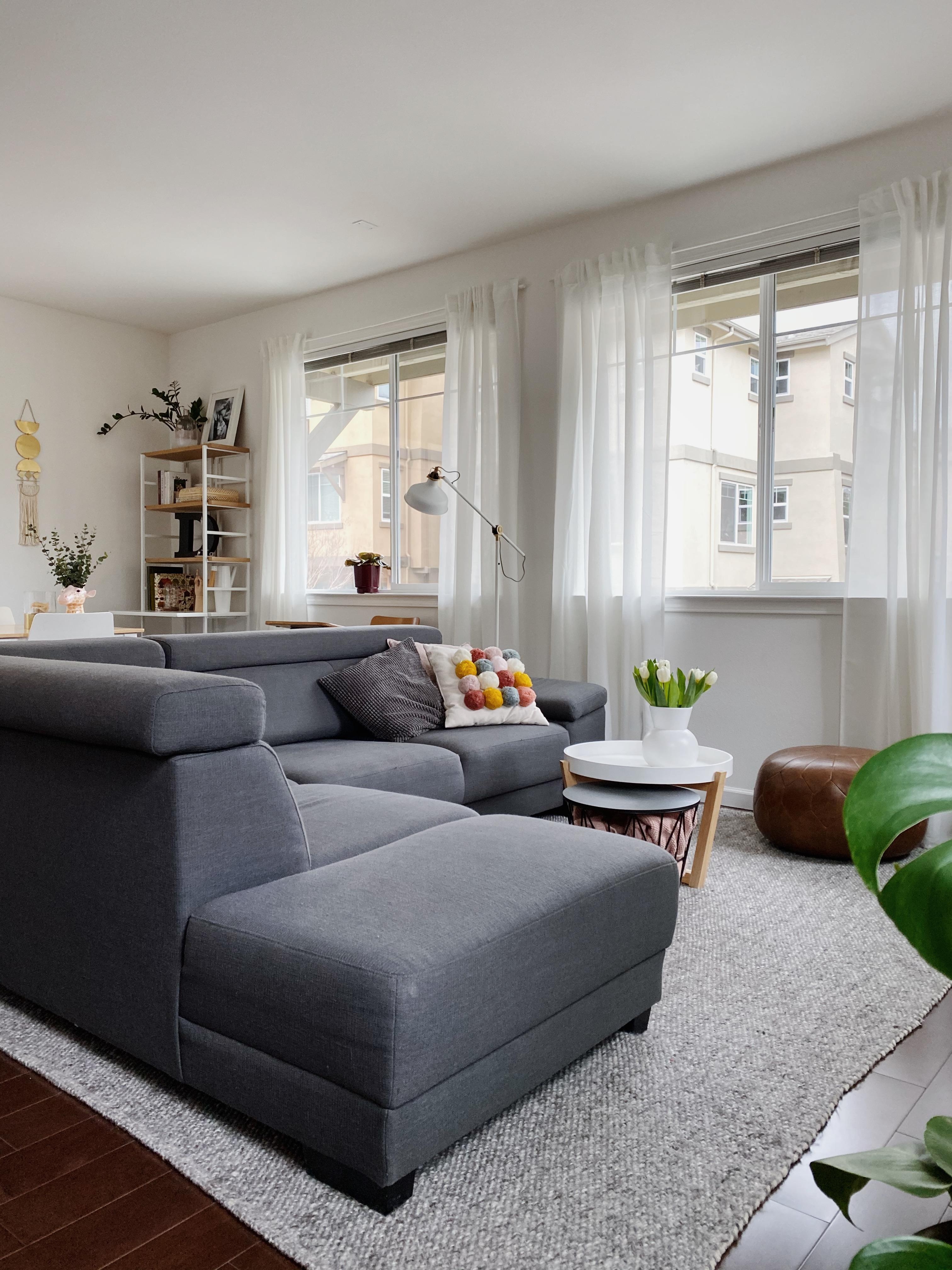 Perfekter Platz vorm Kamin #wohnzimmer #homeinspiration #sofa #gemütlich