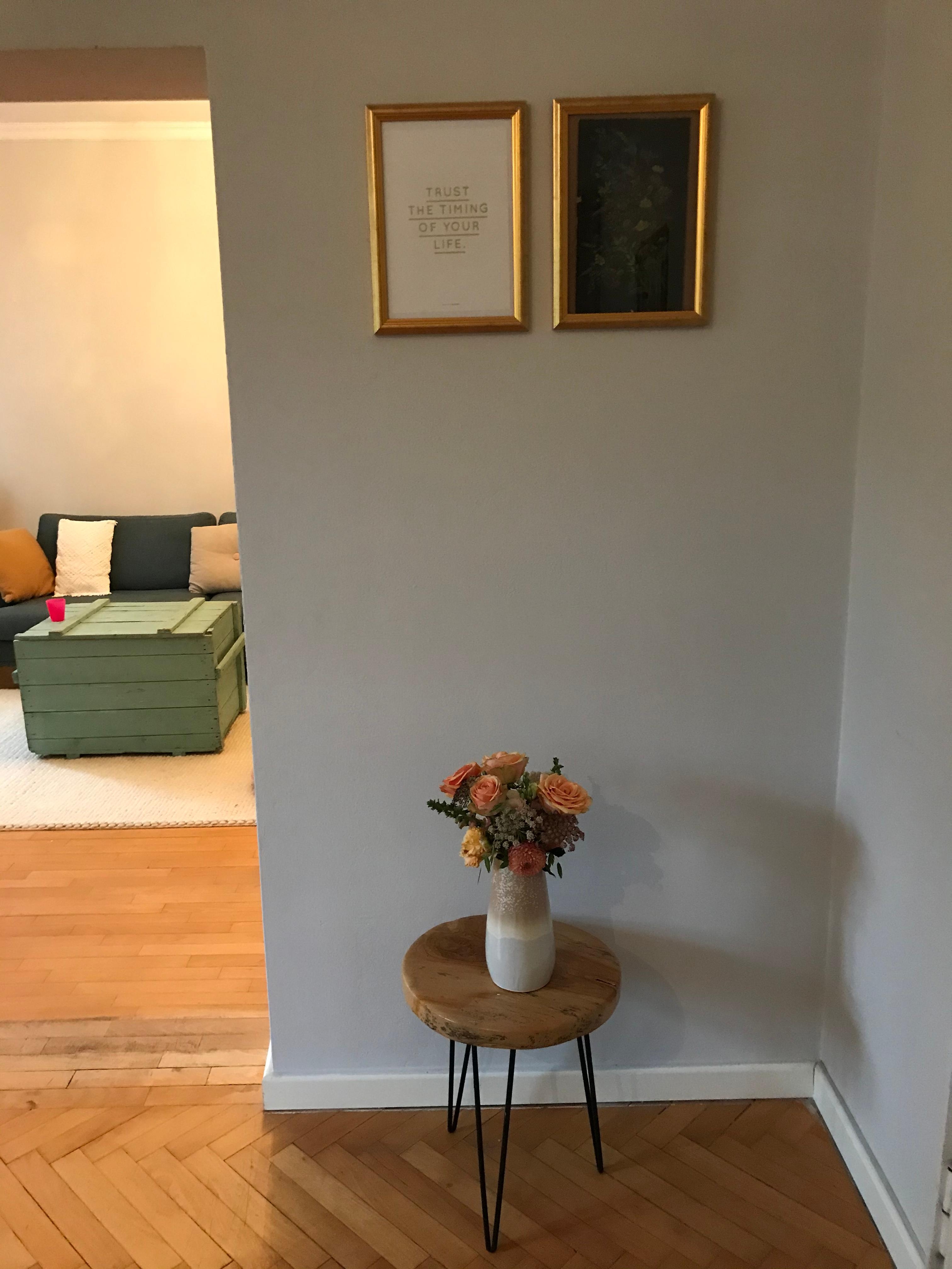 Platz für Farbe, oder? 
#livingroom #altbauliebe #couchstyle