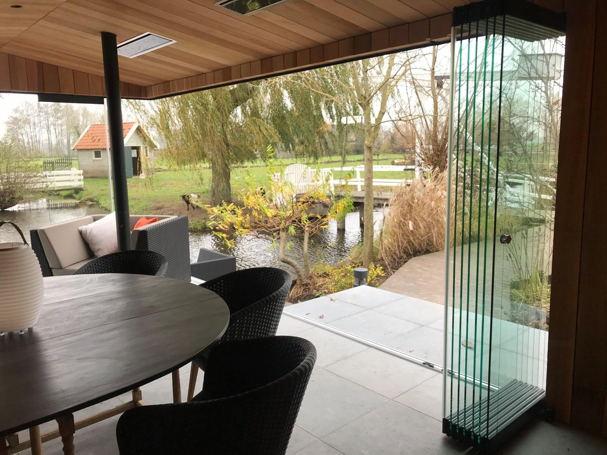 Poolhäuser mit Panoramablick! 🌅
Genieße mit den Sunflex Schiebe-Dreh-Türen einen klaren und freien Panoramablick!