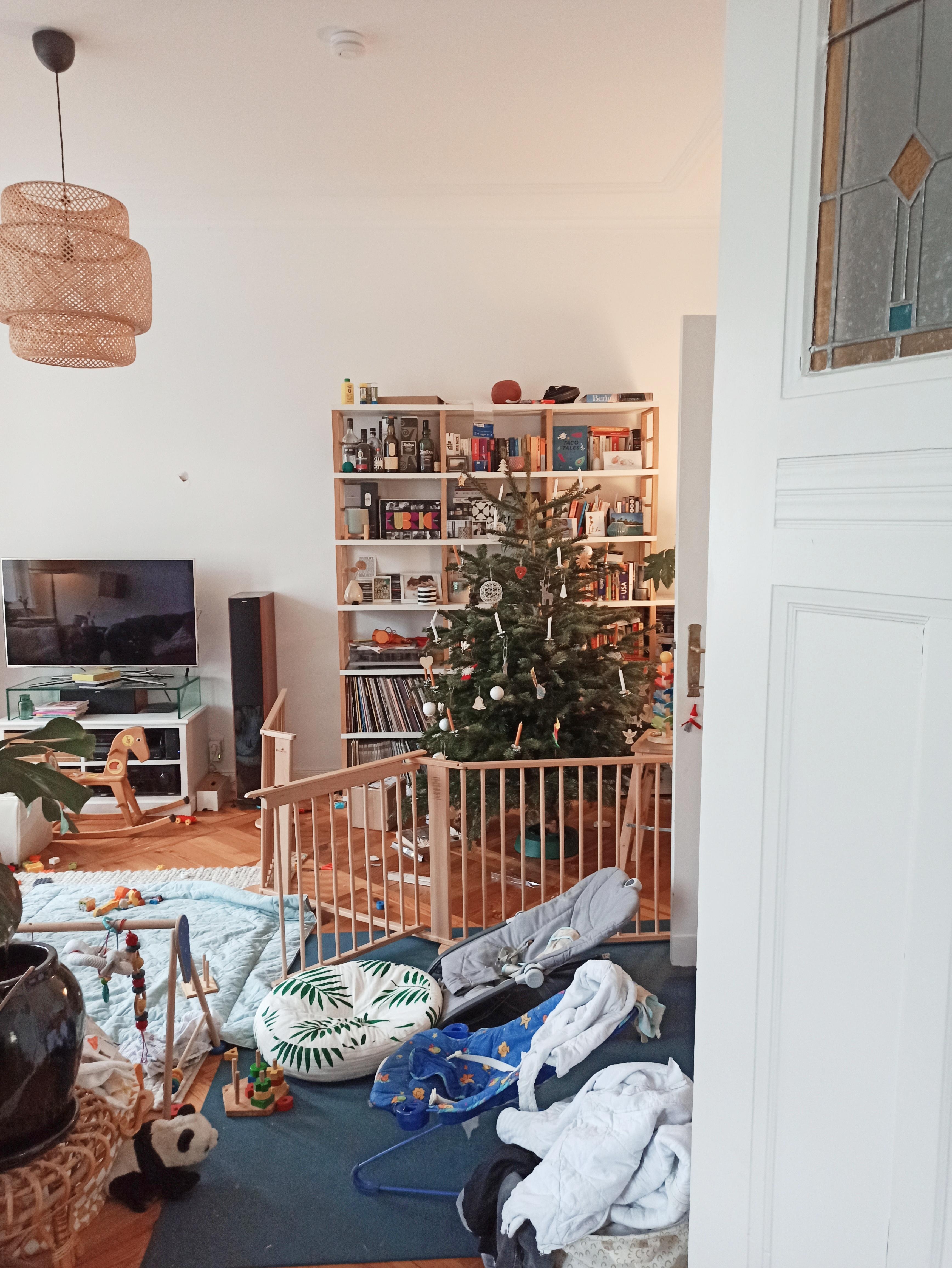 Post-Weihnachtsstimmung #wohnzimmer #weihnachtsbaum #altbau