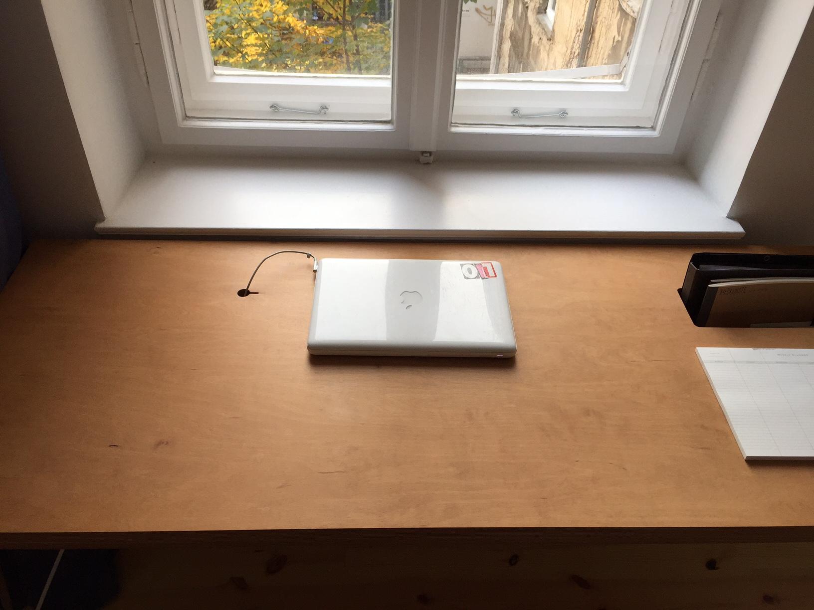 prjcts Schreibtisch - Halter für dein MacBook Ladekabel #schreibtisch ©prjcts