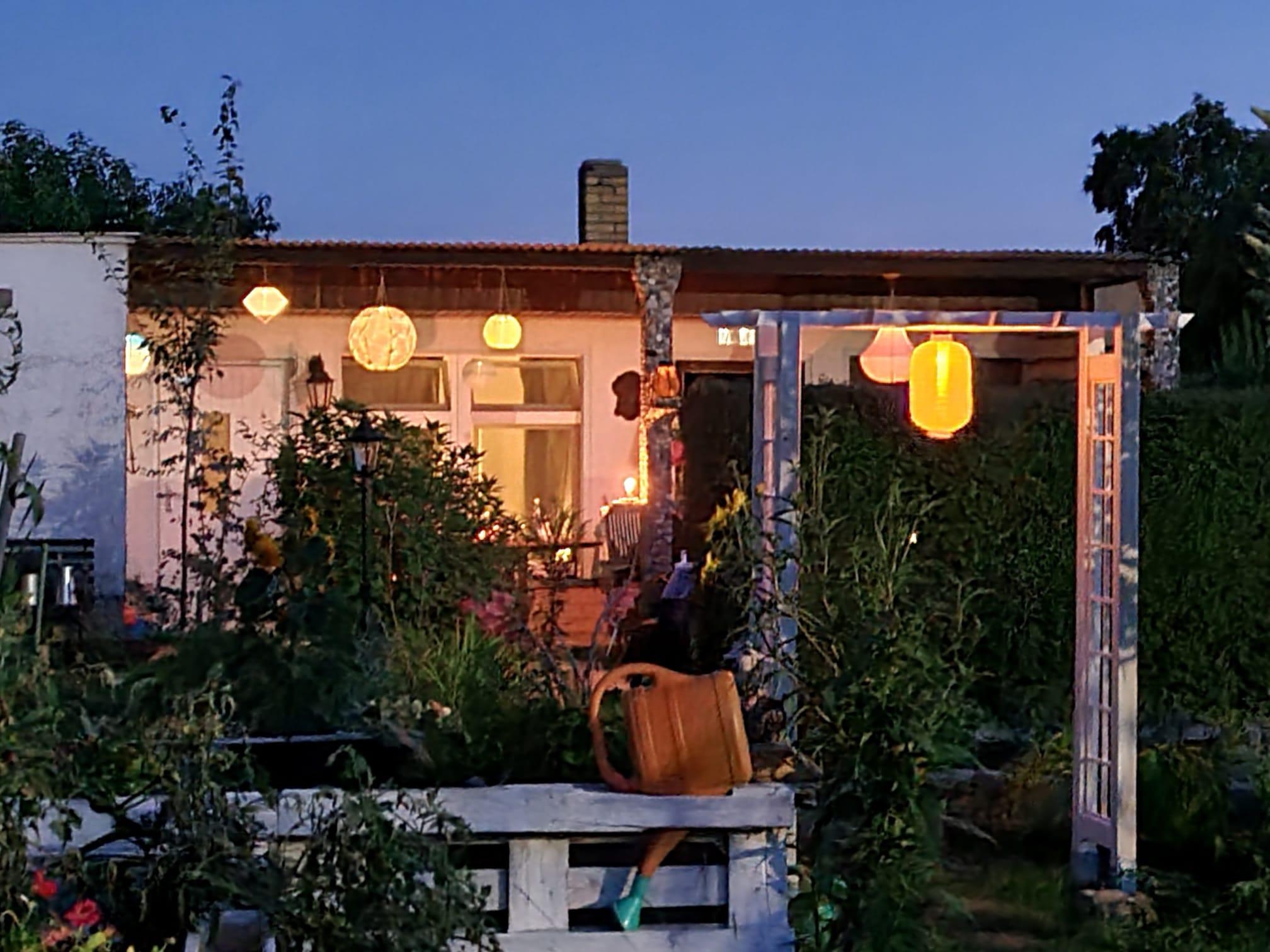 Projekt Kleingarten - unsere allerbeste Entscheidung 2019
#kleingarten #bungalow #sommernacht #lampions