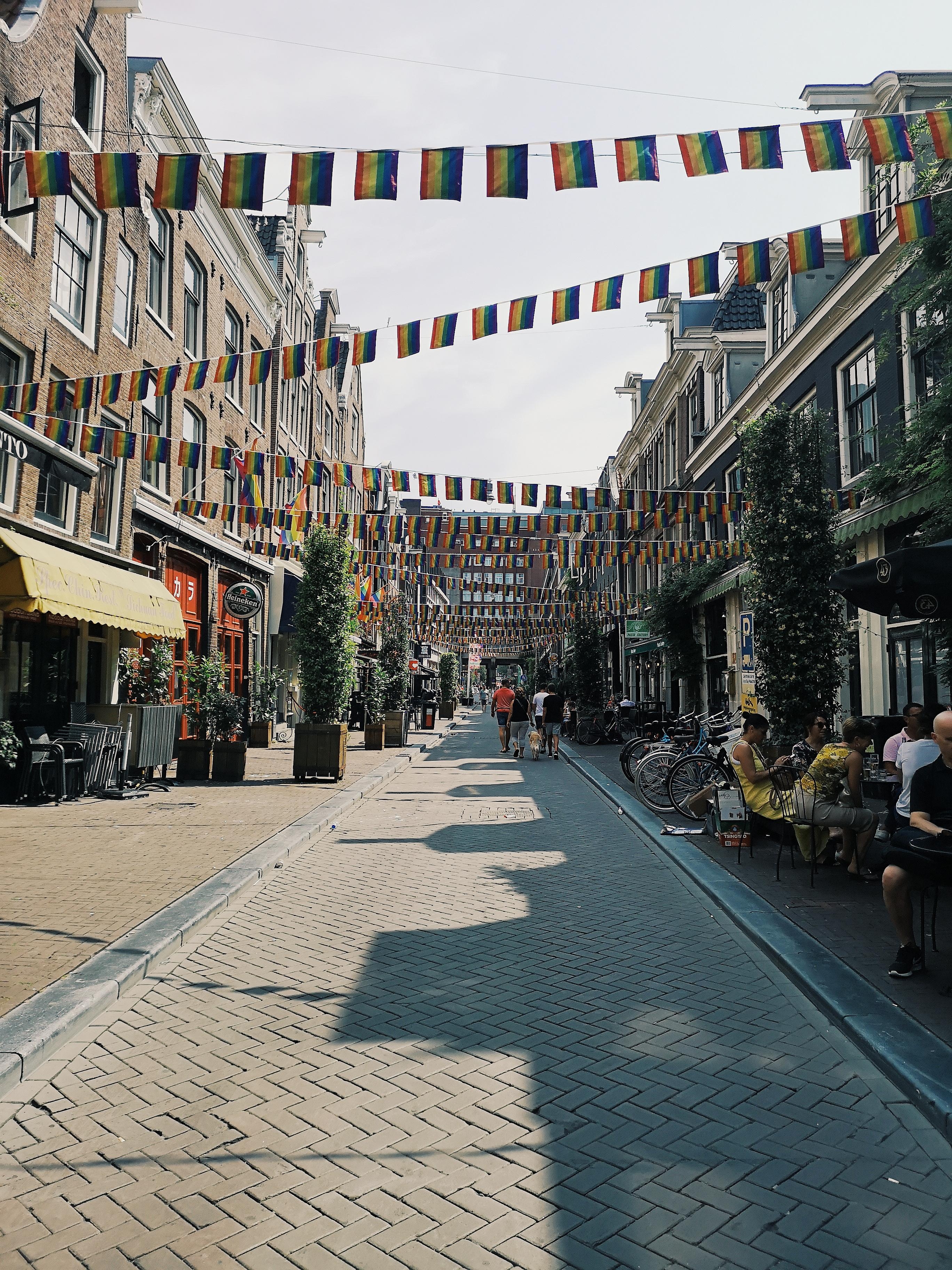 Proud #amsterdam #pridewalk

Diese Stadt ist wirklich eine meiner Lieblingsstädte! Bunt, multikulti und fortschrittlich