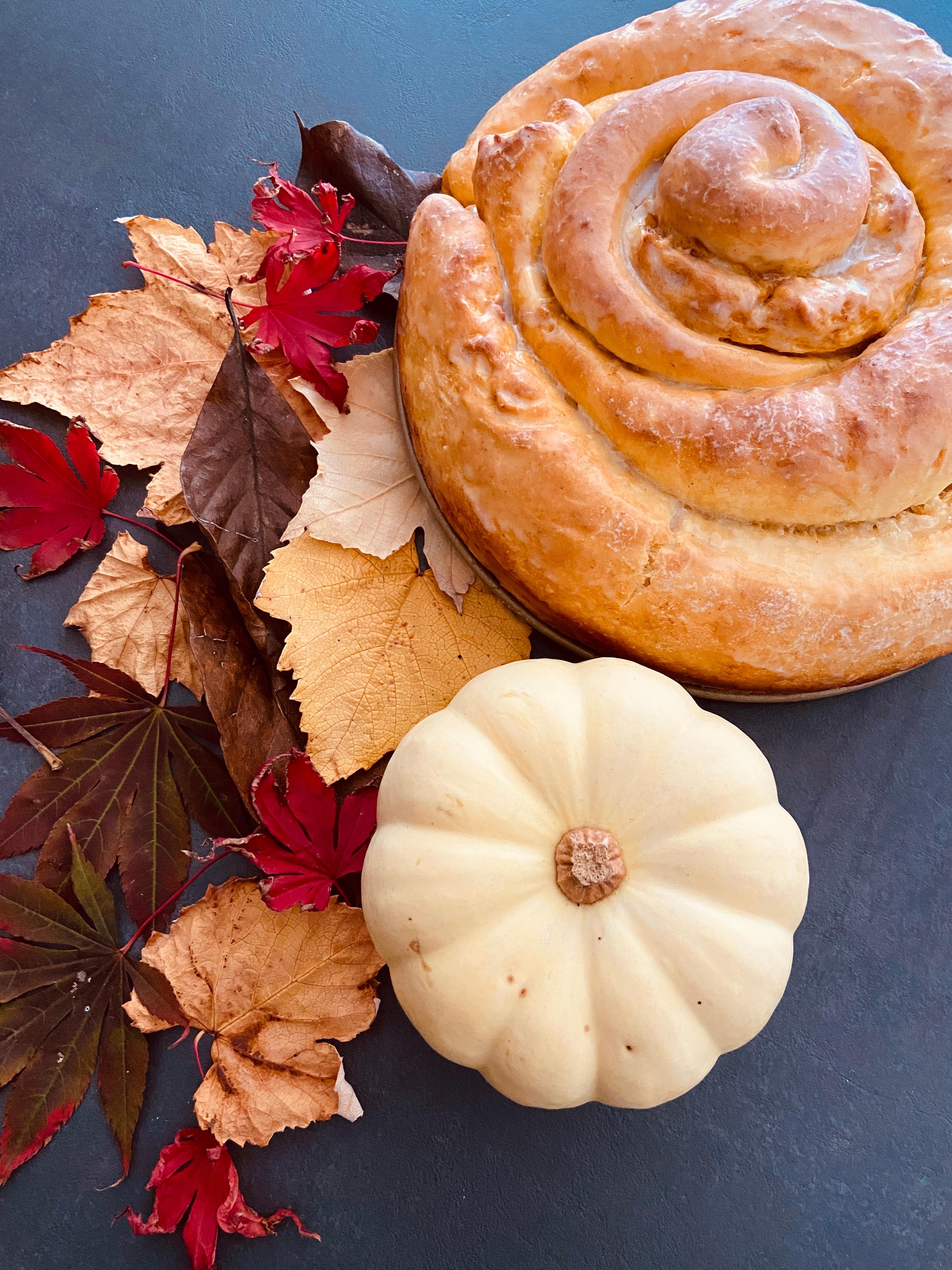 Pumpkin Spice Bun 🎃
#pumpkinspice#cinnamonbun#autumncomes#fall#autumn#cozyseason#herbstrezepte#pumpkinseason#baking
