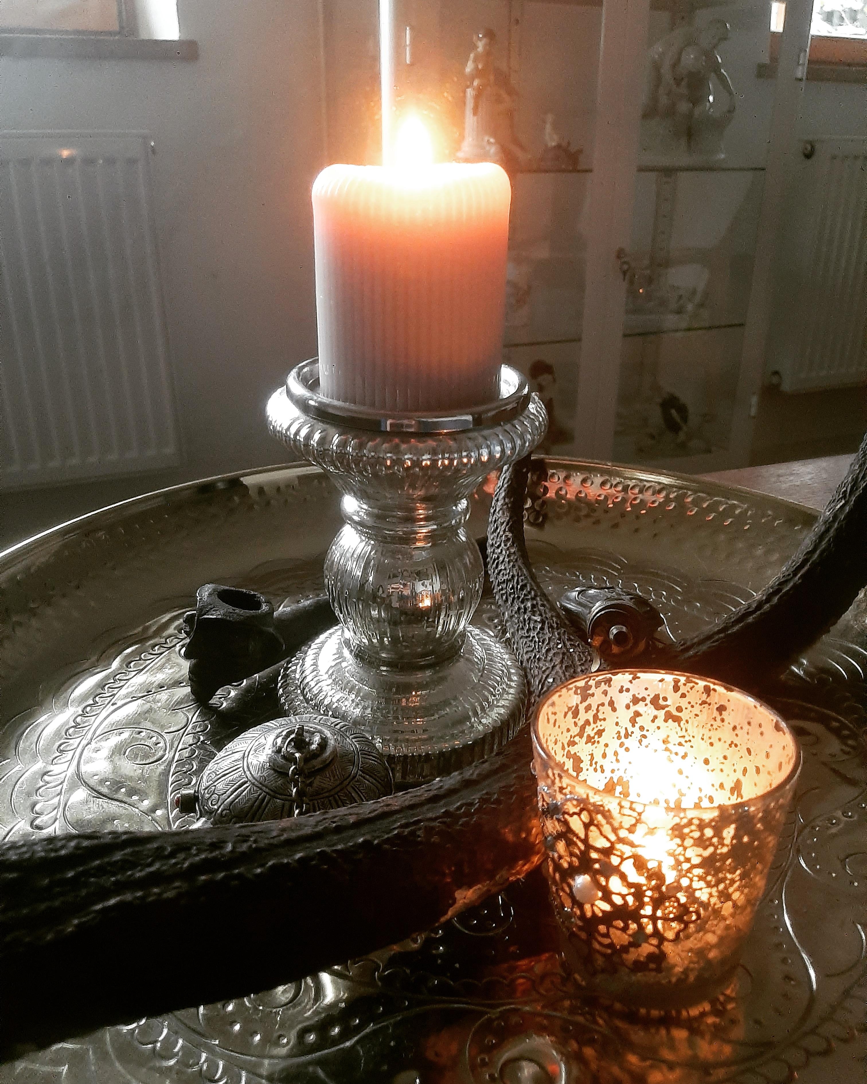 Rainy day. / #candle #dekoinspo #livingroom #coffeetable