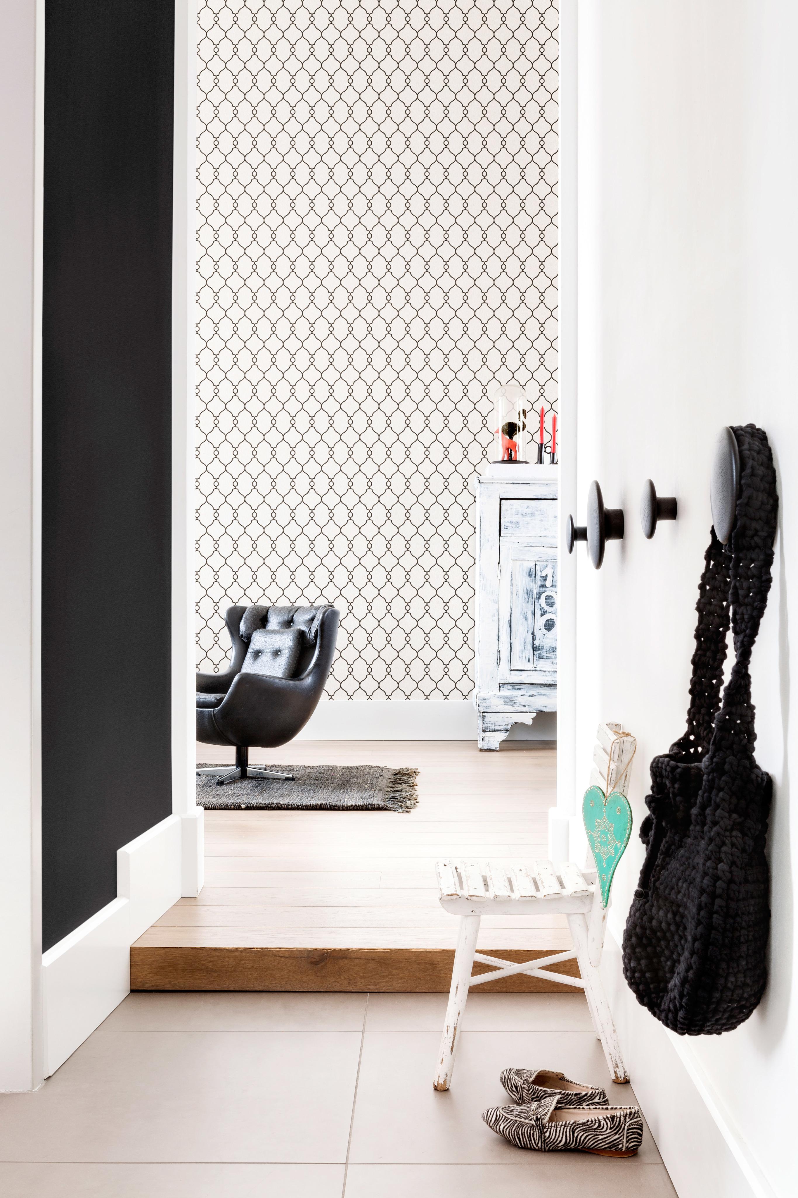 Raum mit Mustertapeten aufpeppen #wandgestaltung #mustertapete #weißerstuhl #designwand ©BN Wallcoverings