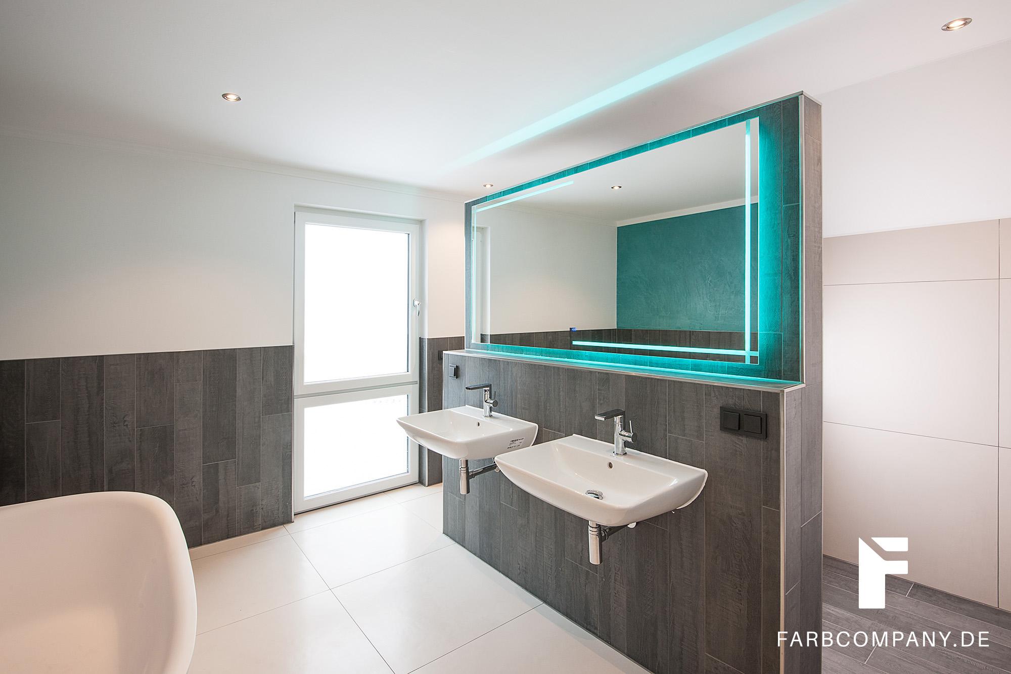Raumgestaltung/ Badezimmer Wandgestaltung mit Steinspachtel, fugenlos #fugenlosesbad #spachteltechnik ©Farbcompany/ Mike Schleupner