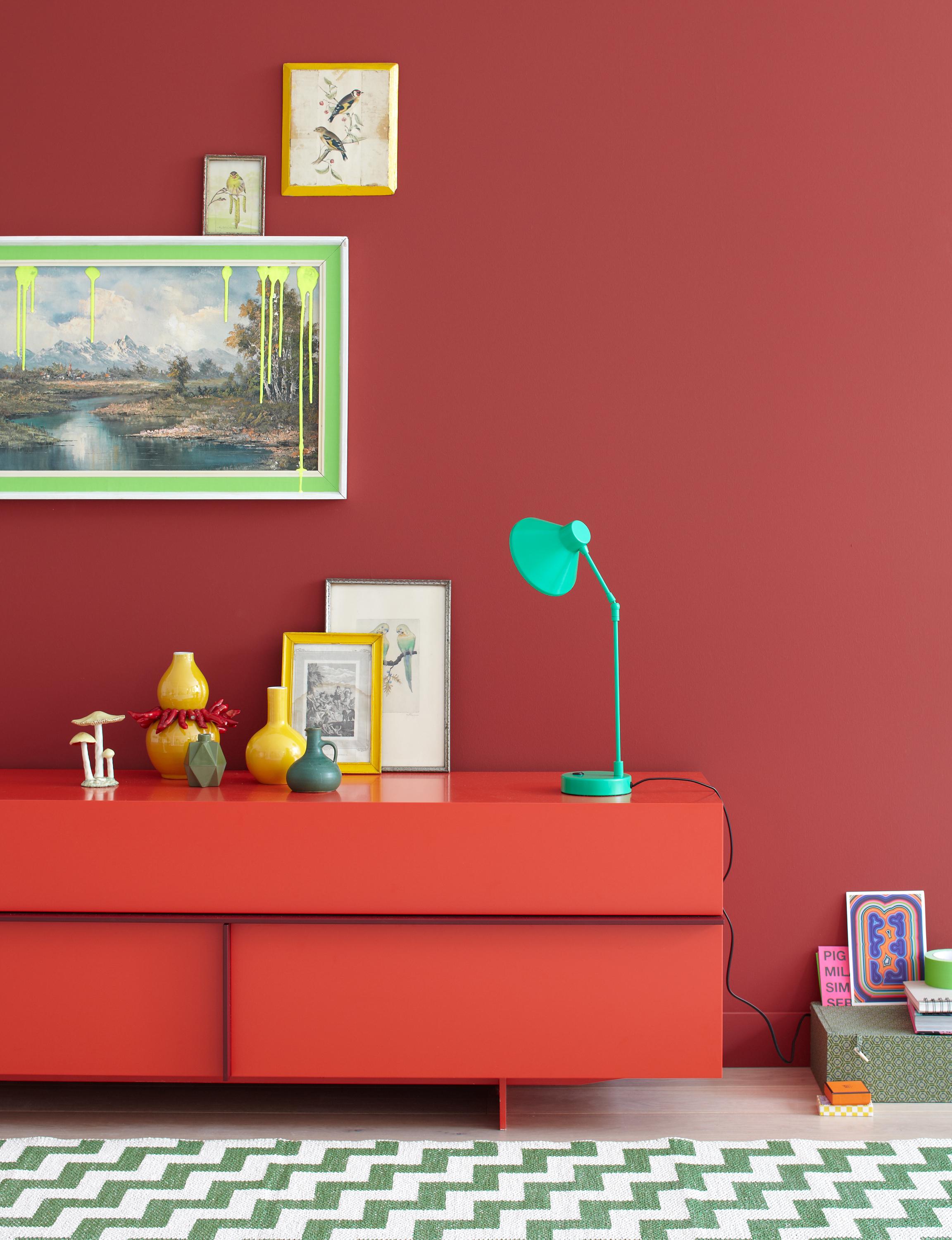 Reine Familiensache #wandgestaltung #rotewandfarbe ©Schöner Wohnen, Fotograf: Peter Fehrentz