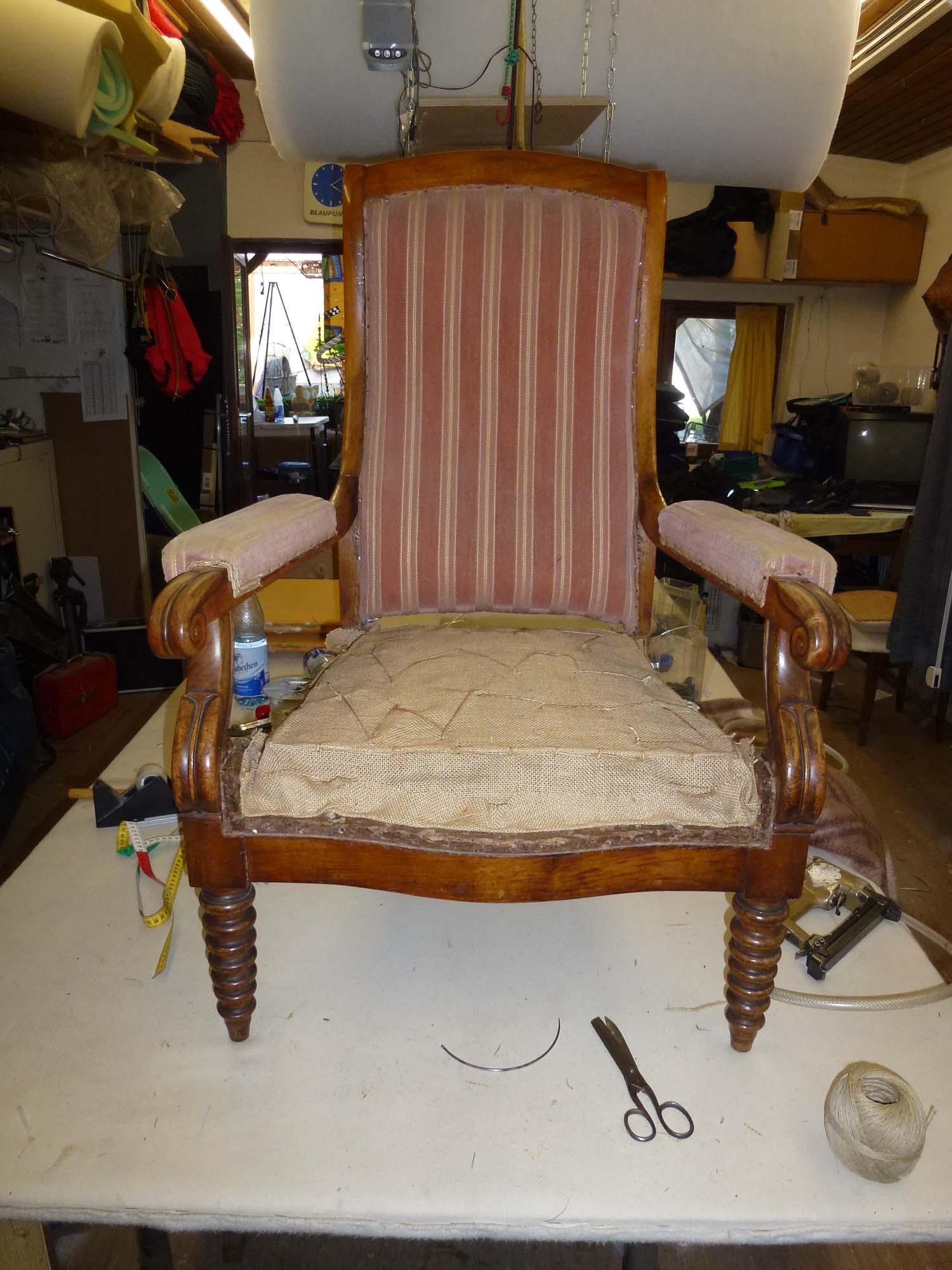 Restaurierung eines Sessels aus dem 19. Jahrhundert #sessel ©Bender Raumausstattung