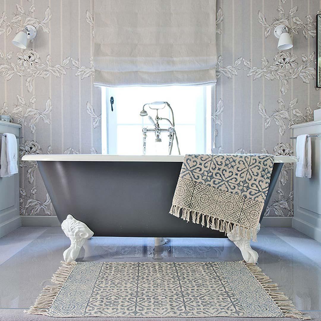 Romantik im Bad? Klar, mit unserem verspielten Teppich
#badezimmer #romanticinterior