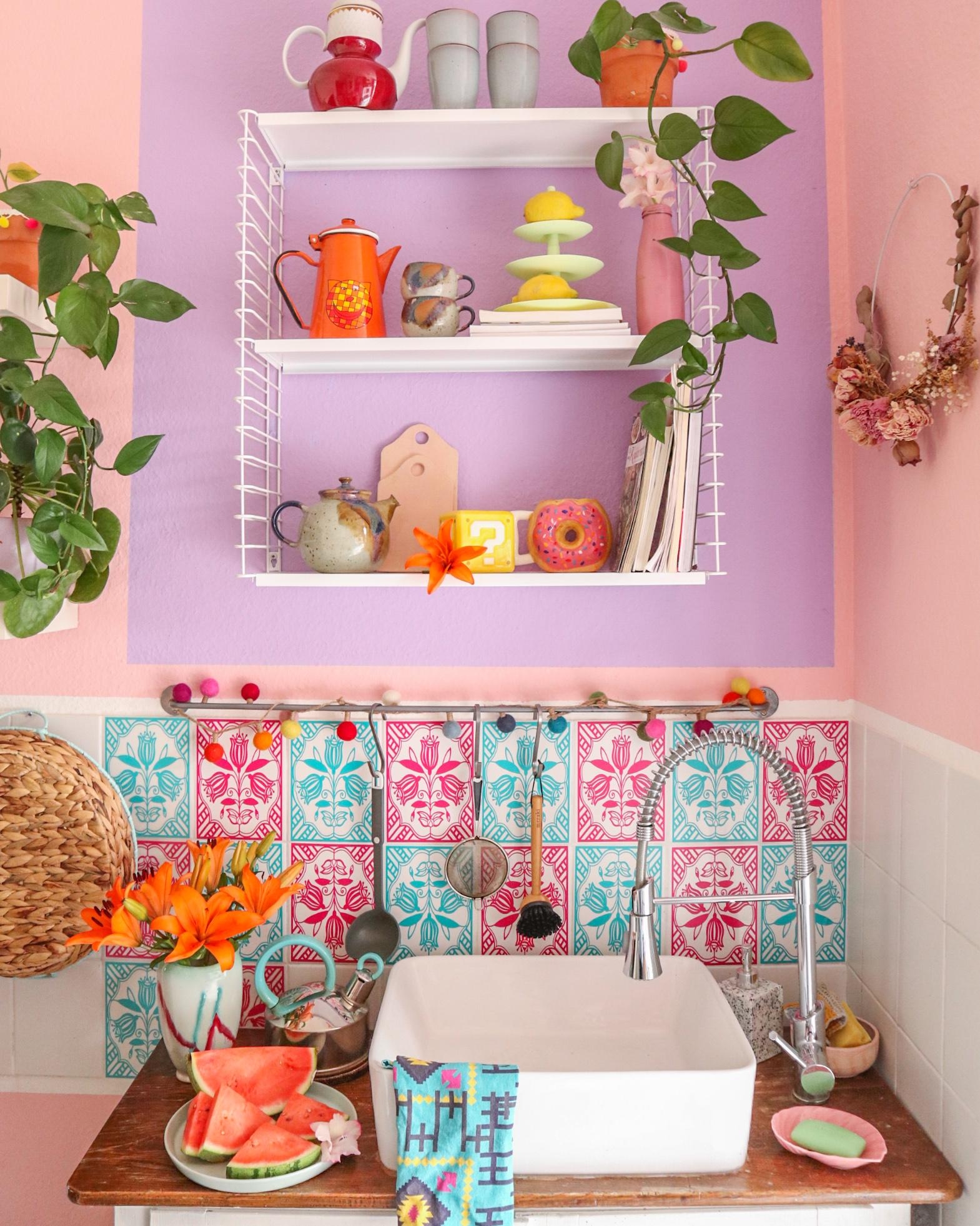 romantischer look, #küchenliebe #pastellove #pastelaesthetic #buntistmeinelieblingsfarbe #pinkkitchen #tilessticker #duu