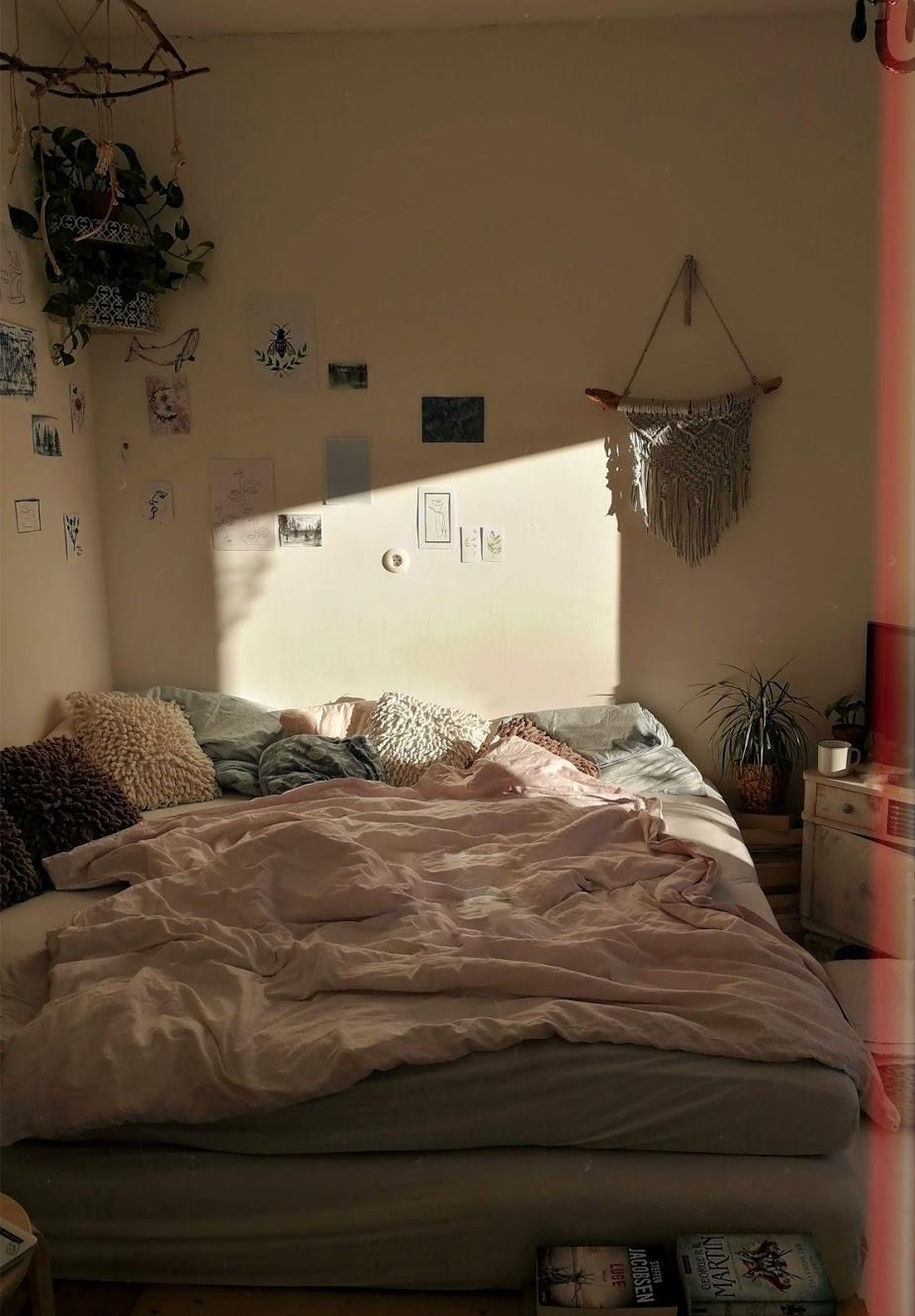 #room #bed #light #walldecor #wall #myart #macramee #livingdecor #decoridea