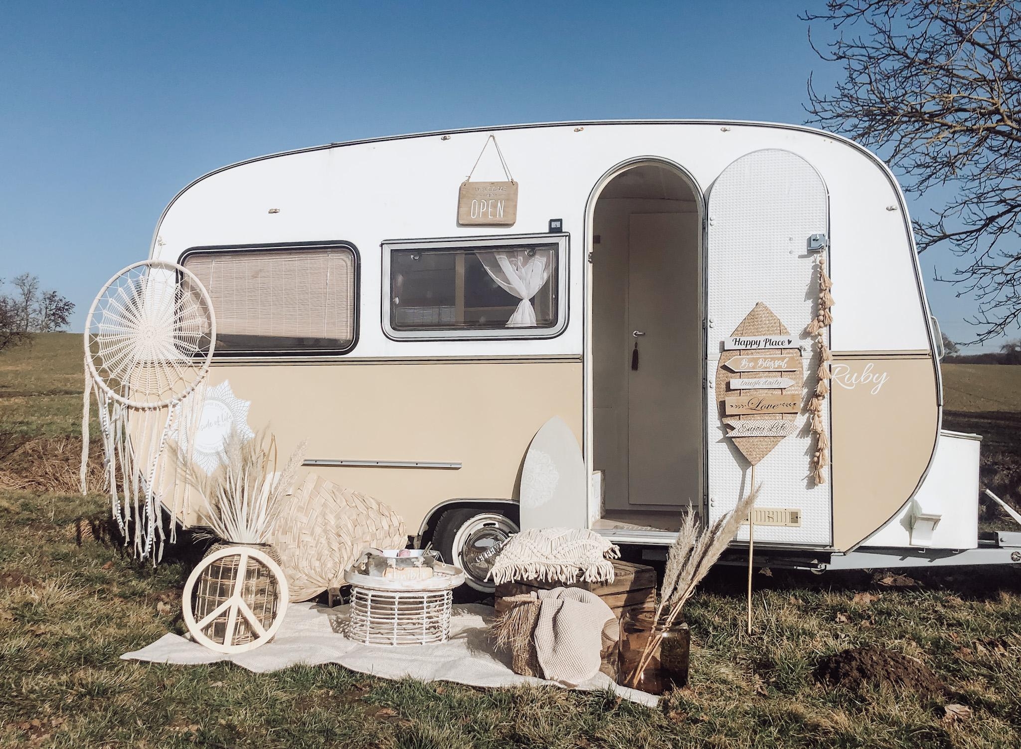 Ruby the Boho Caravan ☮︎
#summerfeeling #goodvibes #freespirit