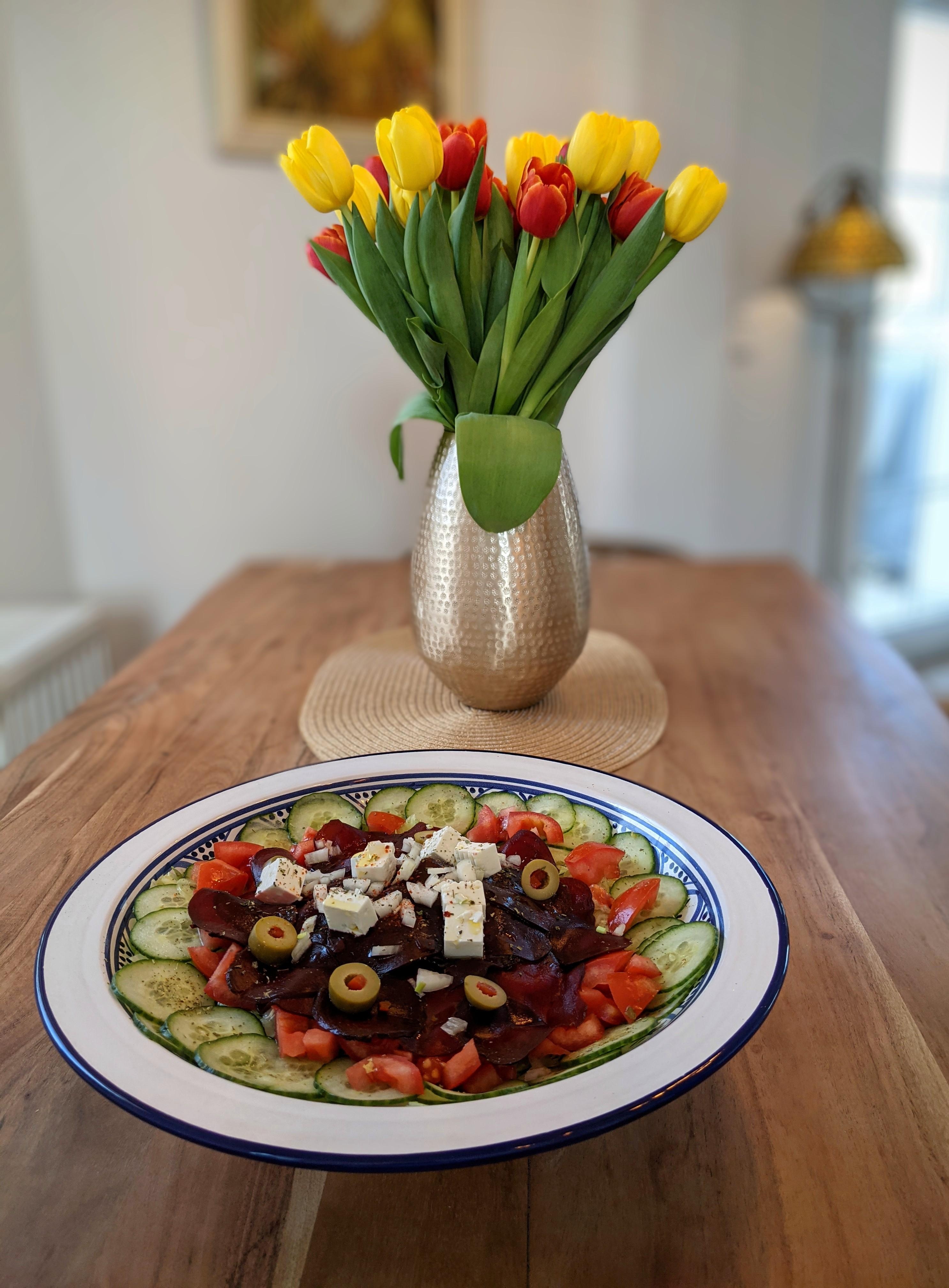 Salätchen und Tulpen 🌷🥗

#salat #tulpen #vase #blumenliebe #blumen #foodie #salat #frühling