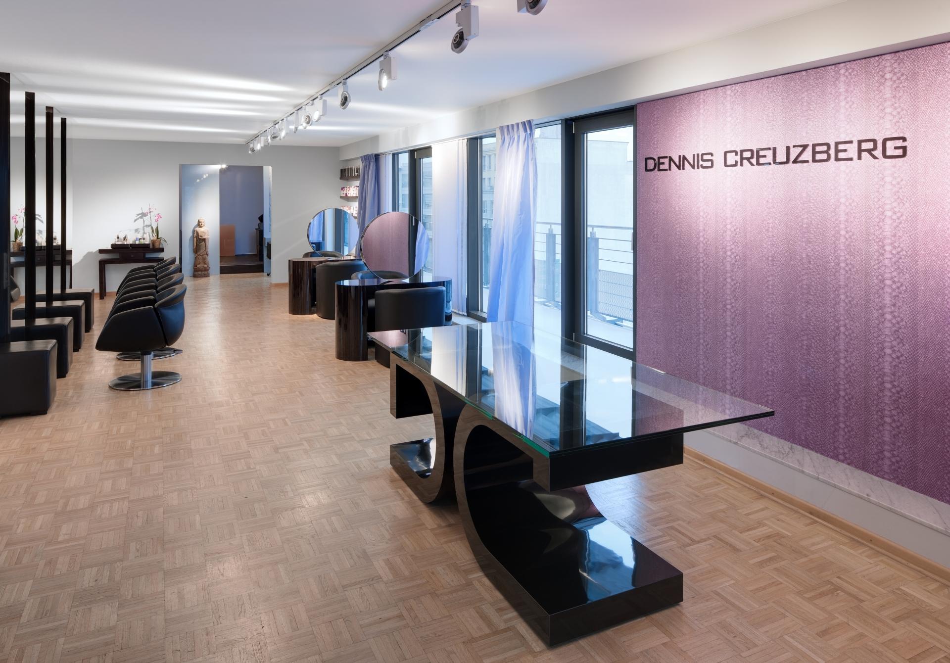 Salon Dennis Creuzberg #empfangsraum #penthouse #empfangstresen ©www.berlinrodeo.com