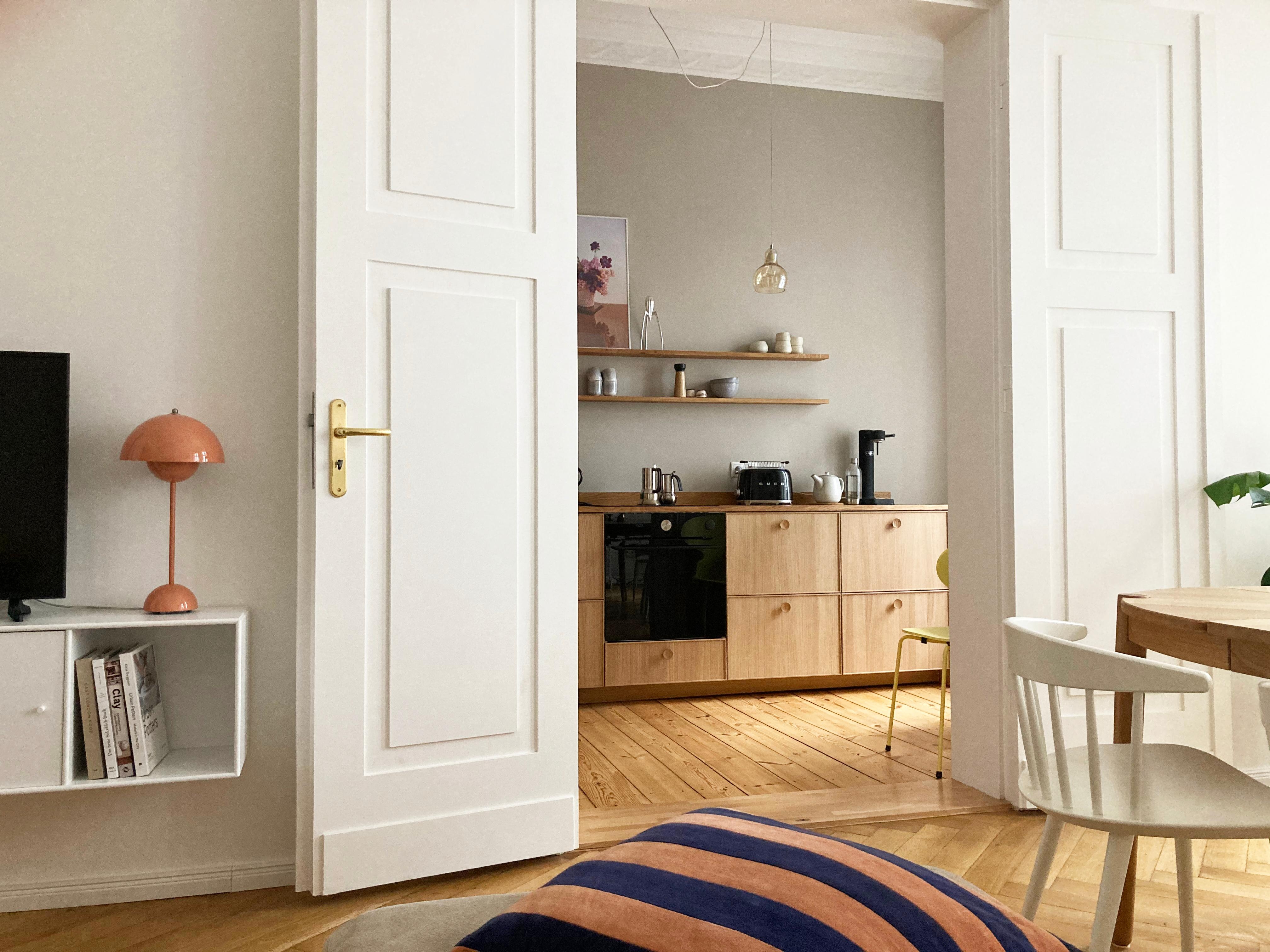 Samstags-Sofa-Blick #Wohnzimmer #Küche #SkandinavischesDesign