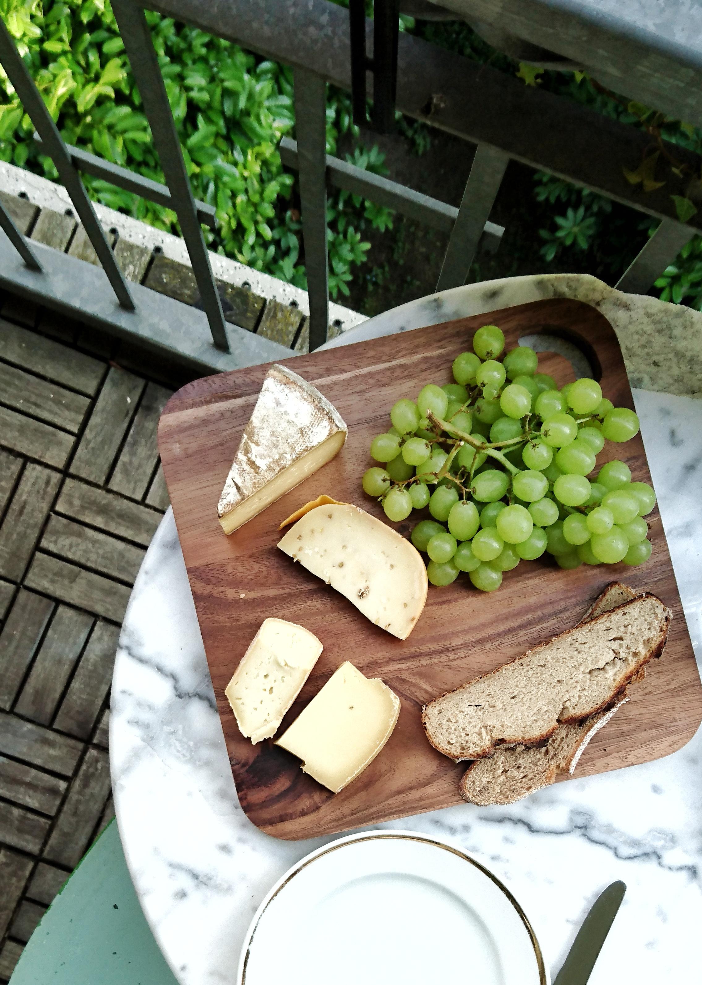 Say cheese! #abendbrot #draußen #balkonien #terrassenplatten