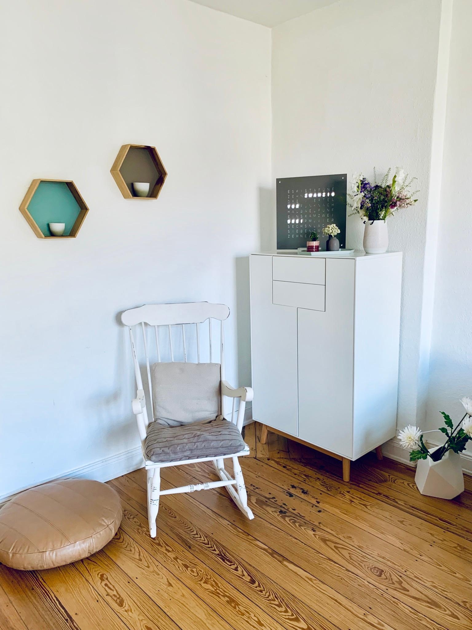#scandi #livingroom #clocktwo #designclassic #pastels 