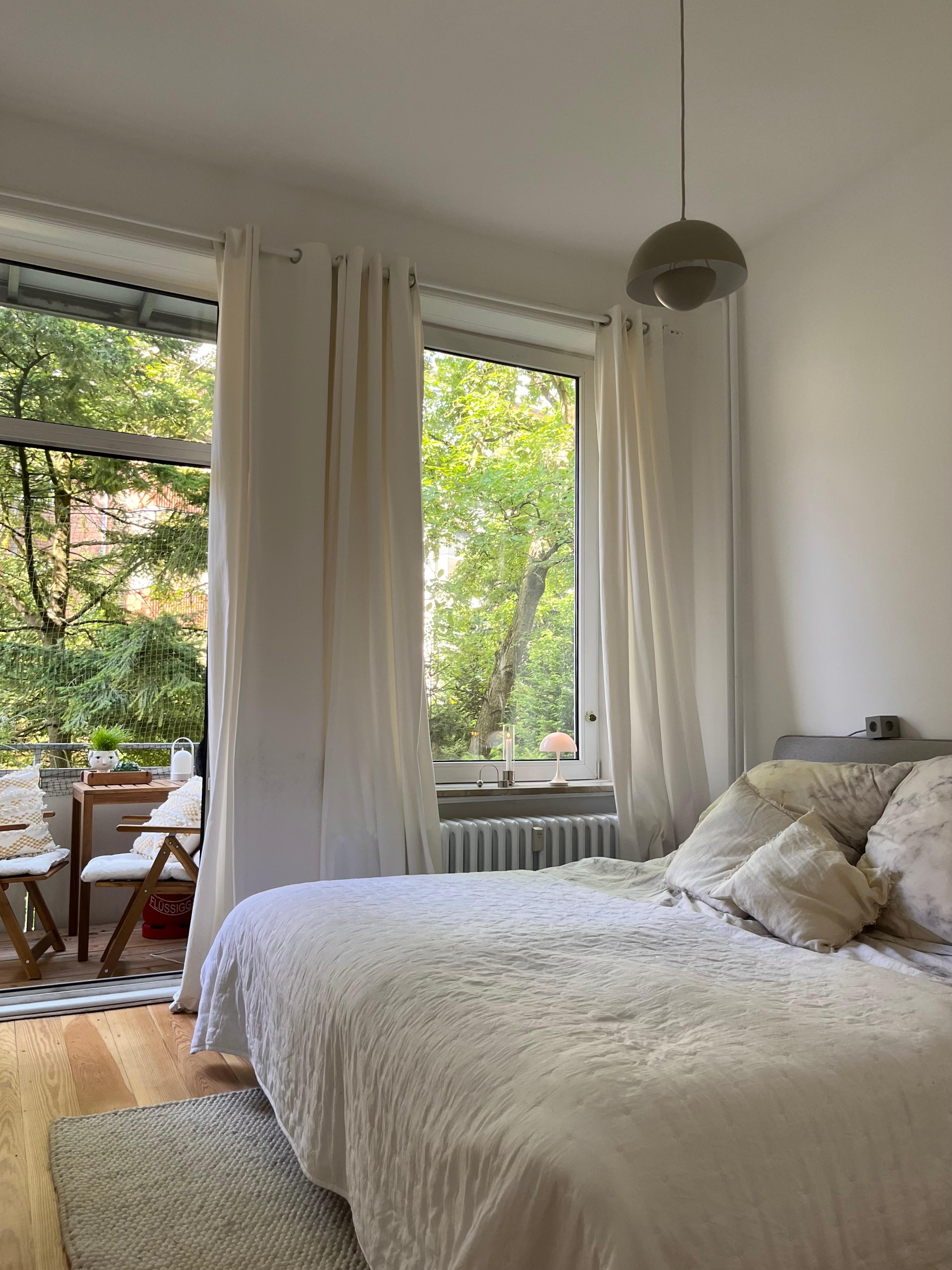 #schlafzimmer #altbauwohnung #blickinsgrüne #balkon #skandinavischwohnen #minimalismus