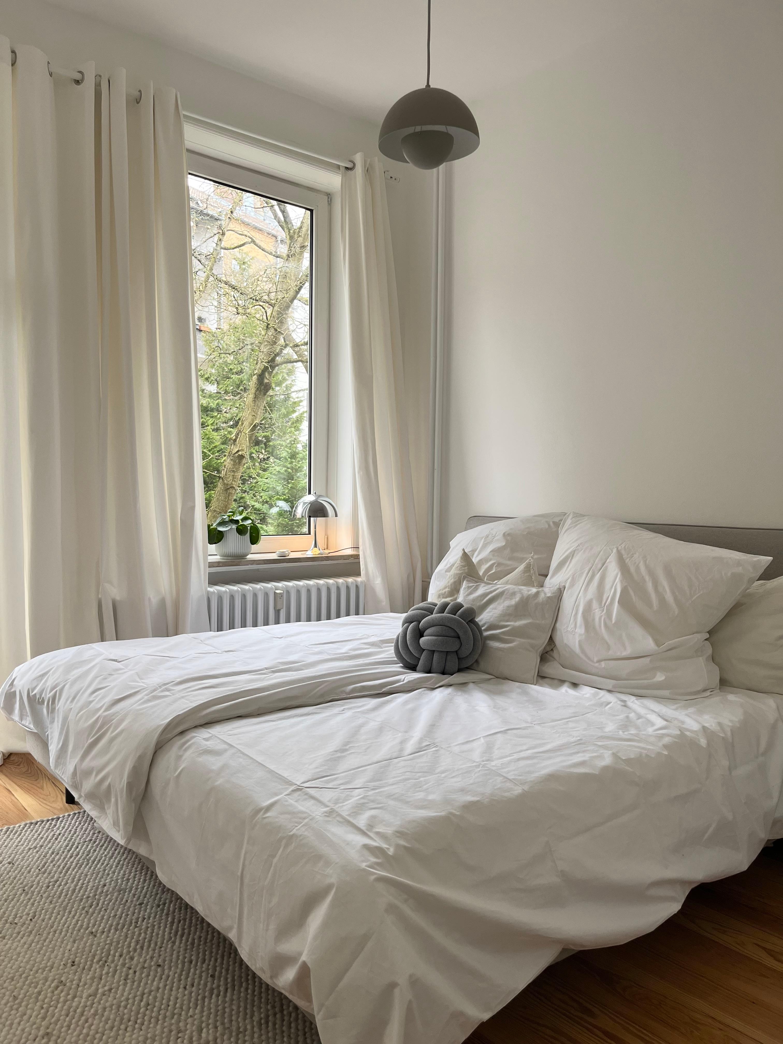 #schlafzimmer #altbauwohnung #skandinavischwohnen #designklassiker 