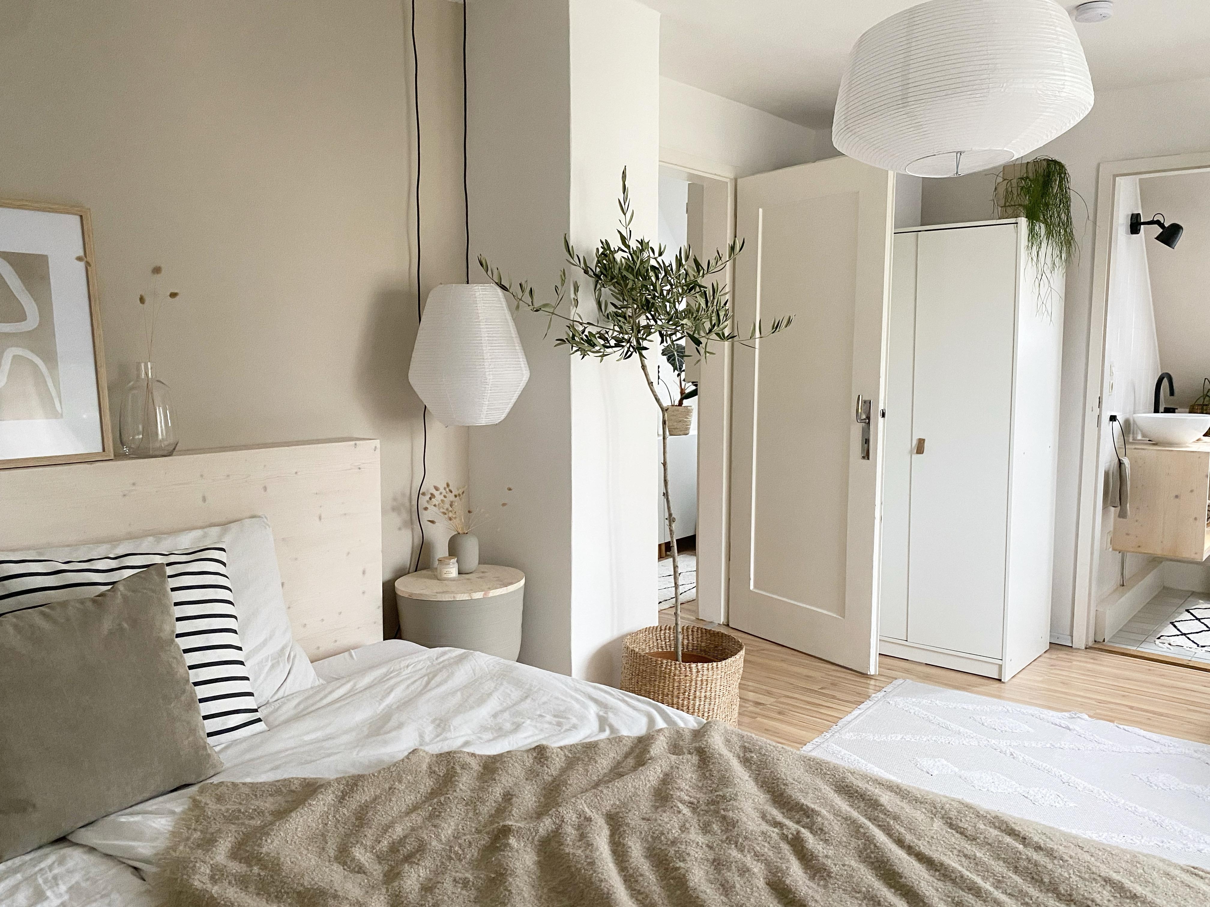 #schlafzimmer #diy #badensuite #olivenbaum #beige