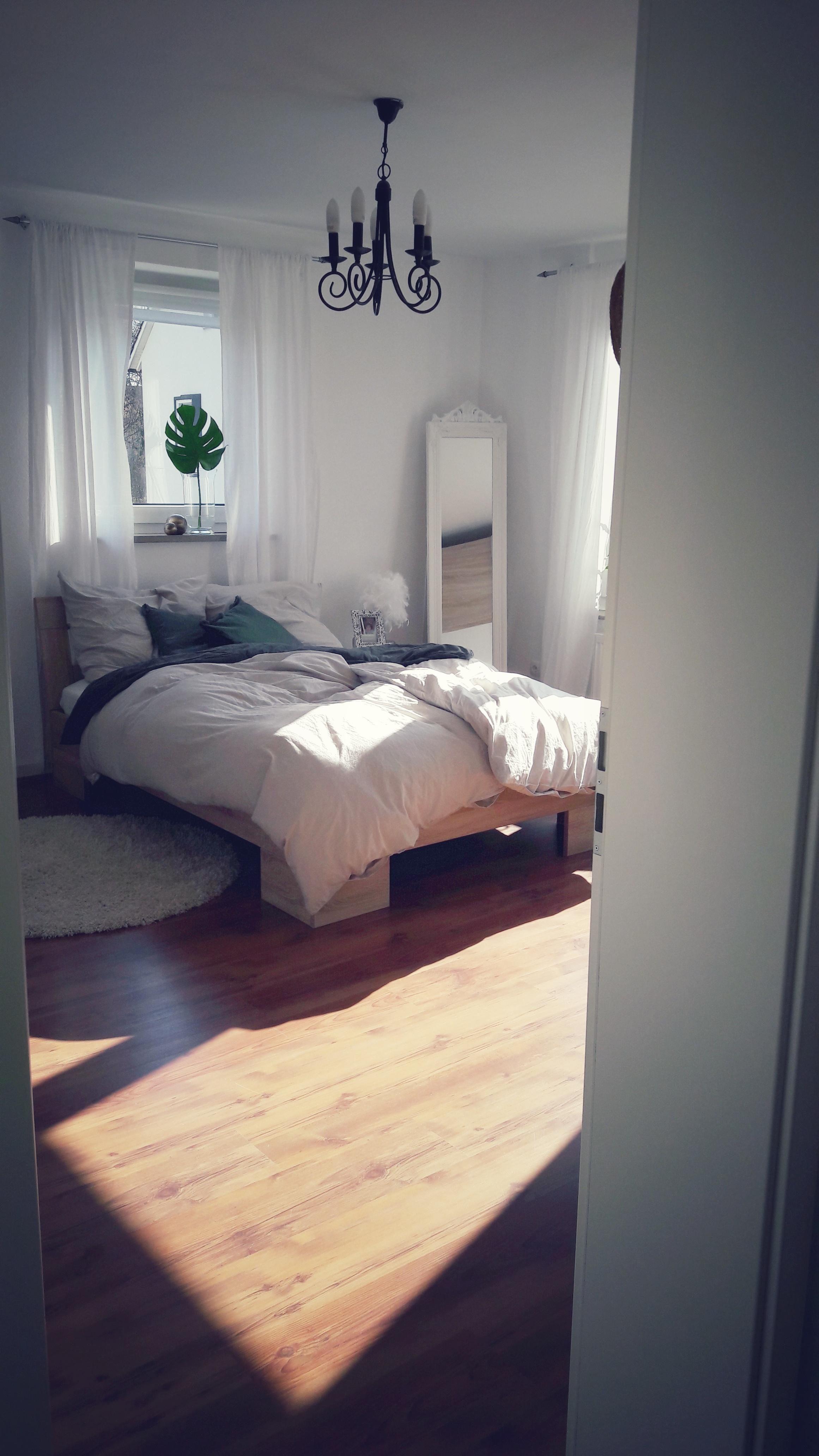#Schlafzimmer Einblick 
#white #Green 