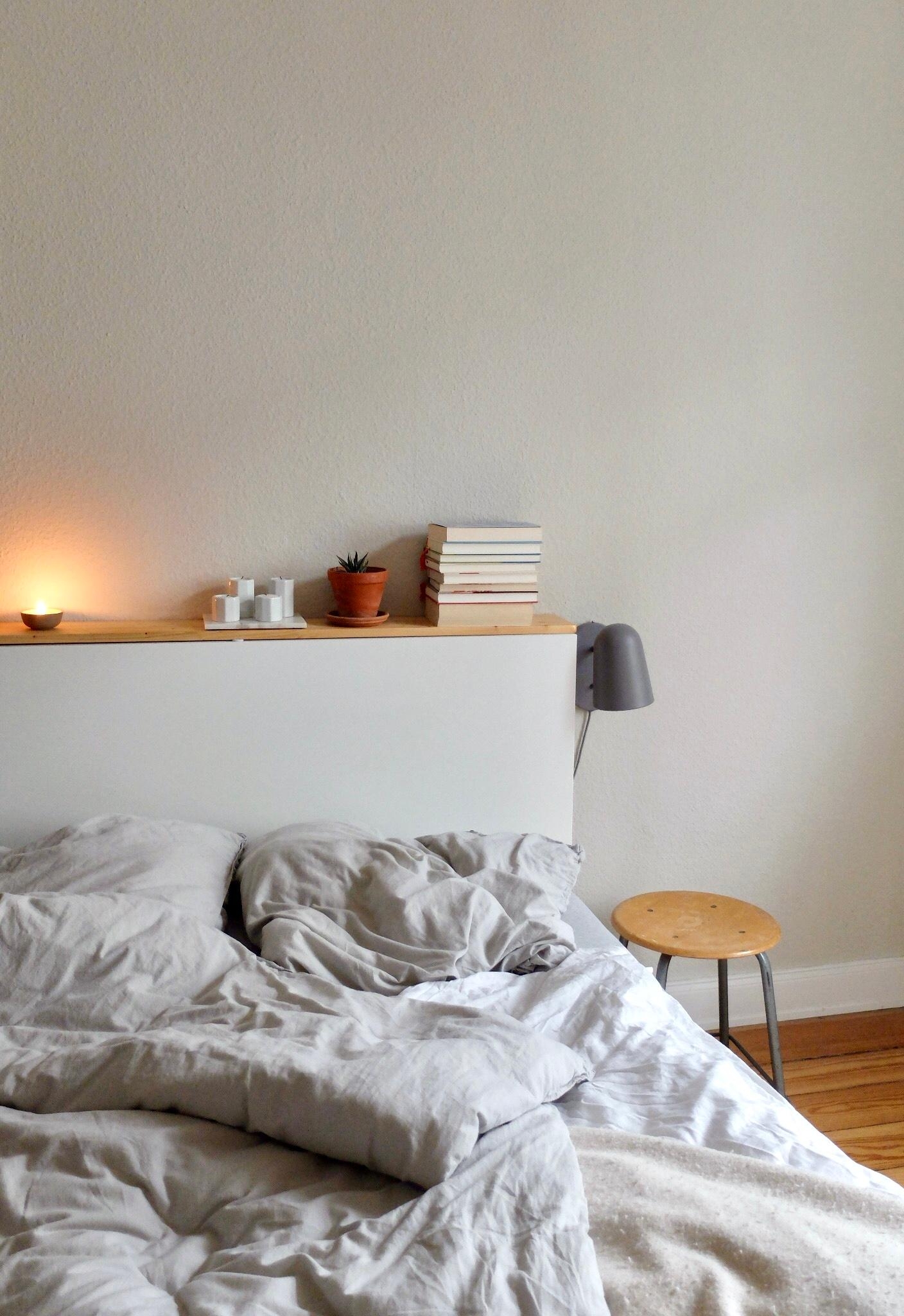 #schlafzimmer #ikea #vintage #books #minimalistisch #altbau 