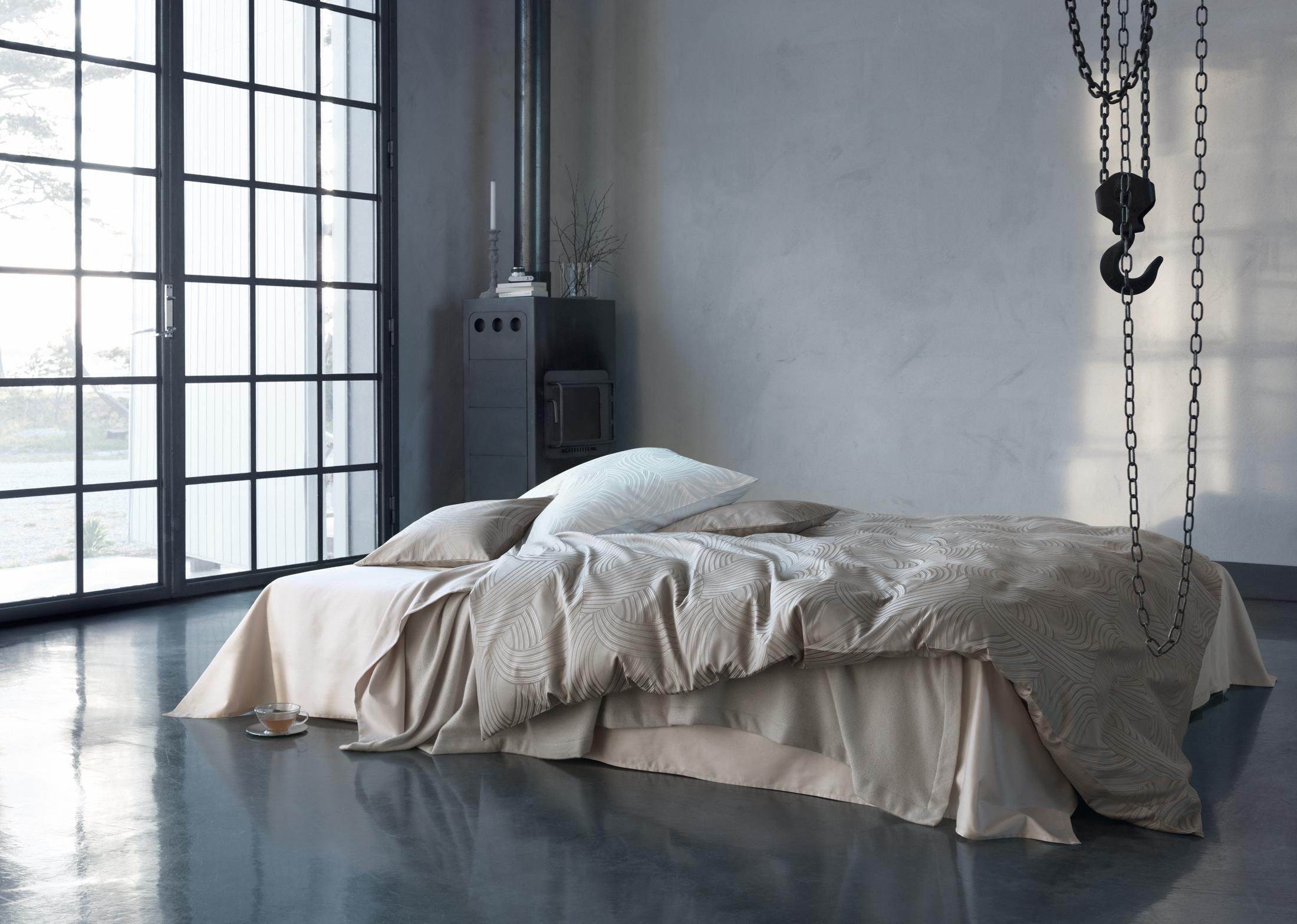 Schlafzimmer im Industrie-Chic #wohnzimmer #tagesdecke #kissen #loft ©Zimmer + Rohde