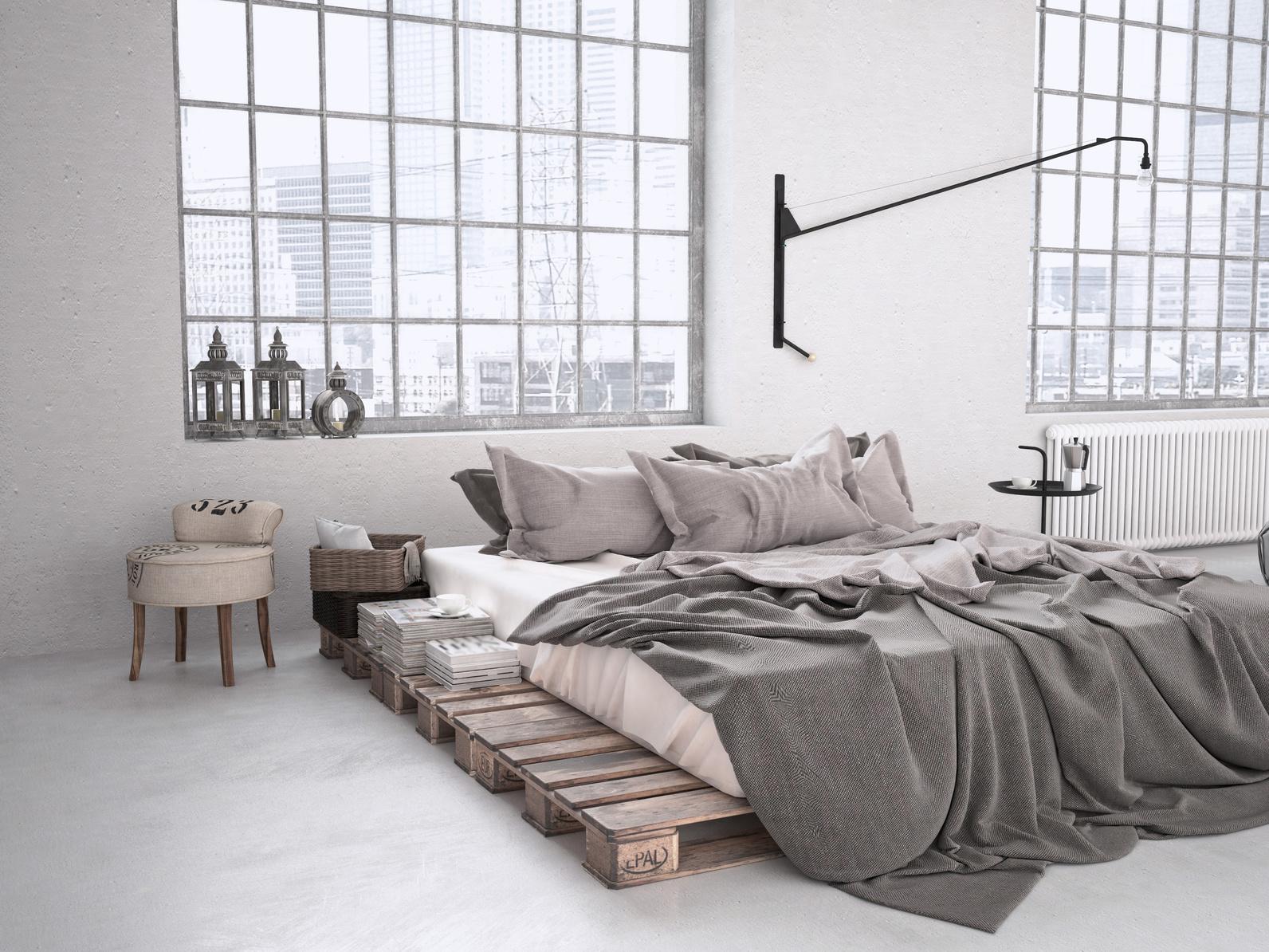 Schlafzimmer im Loft Stil #loft #palettenbett #palettenmöbel ©2mmedia - Fotolia