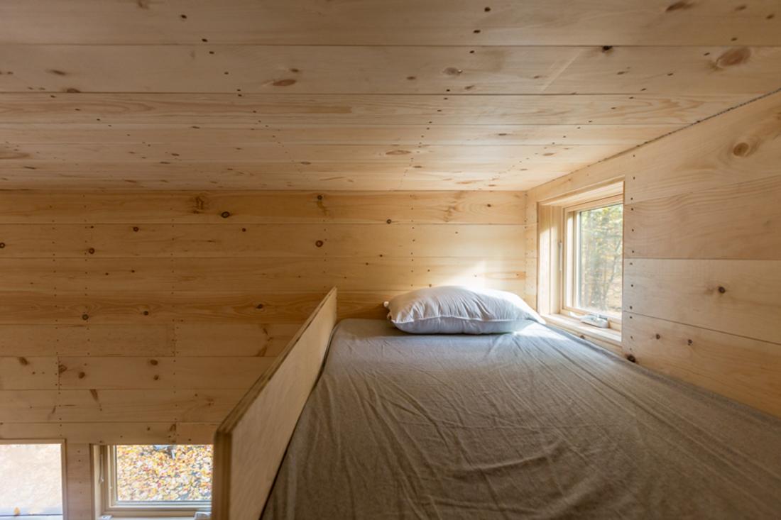 Schlafzimmer im Tiny House "Clara" von Getaway #bett #hochbett #downsizing ©Getaway