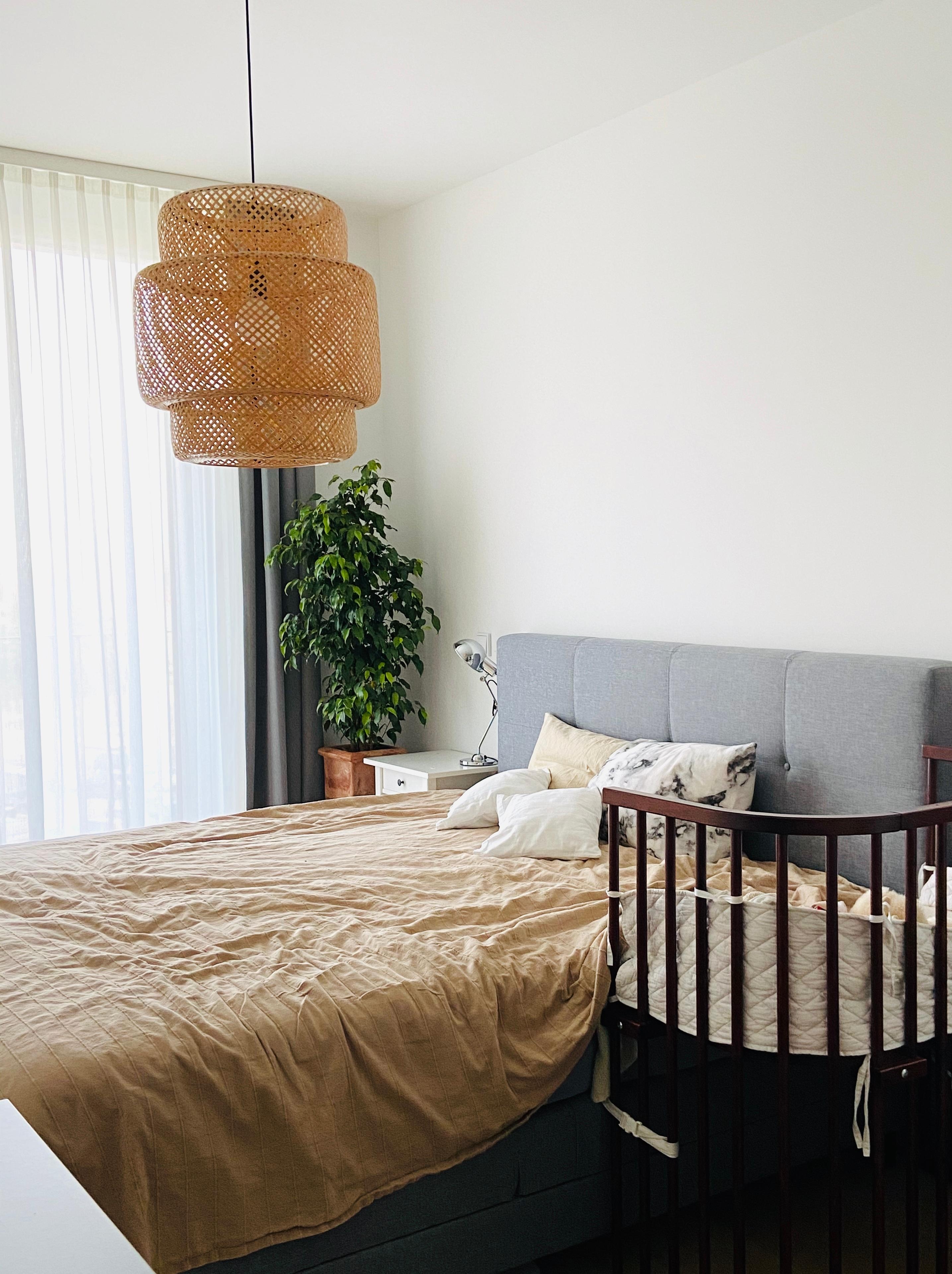 #schlafzimmer #minimalistisch #grau
Ich mag die unaufgeregte Stimmung im Schlafzimmer 