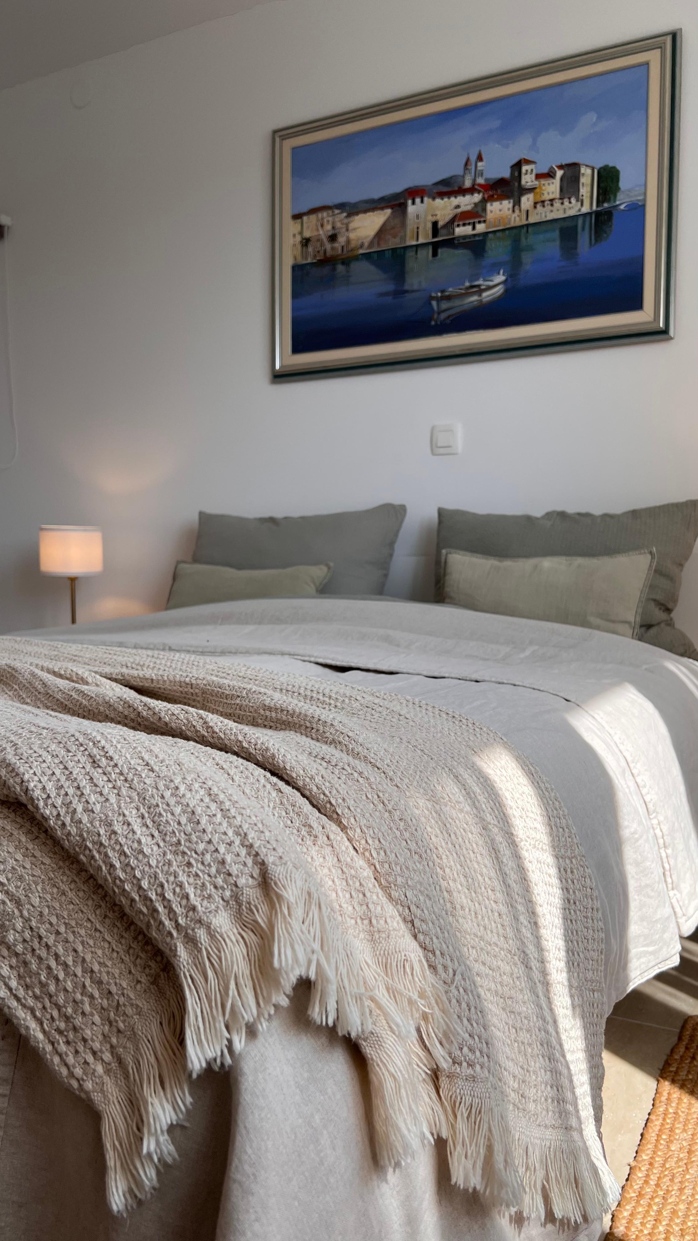 Schlafzimmer Nummer 2 @casa__mare 

Habt einen schönen Start in den Tag. 

#casamare #couchliebt #zuhauseammeer