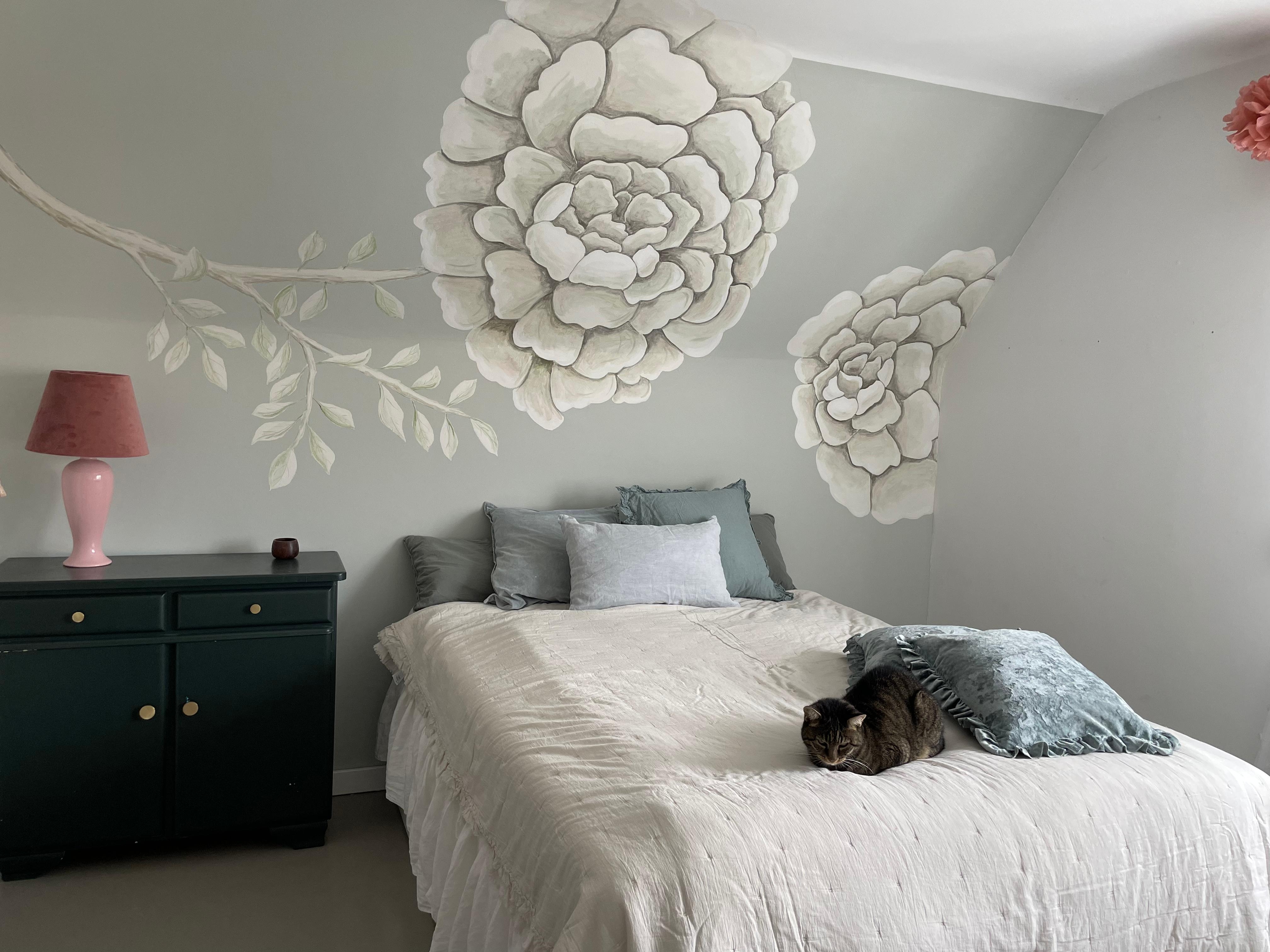 #schlafzimmer #wandmalerei #blumen #mural #katze #design #cat #wandgestaltung