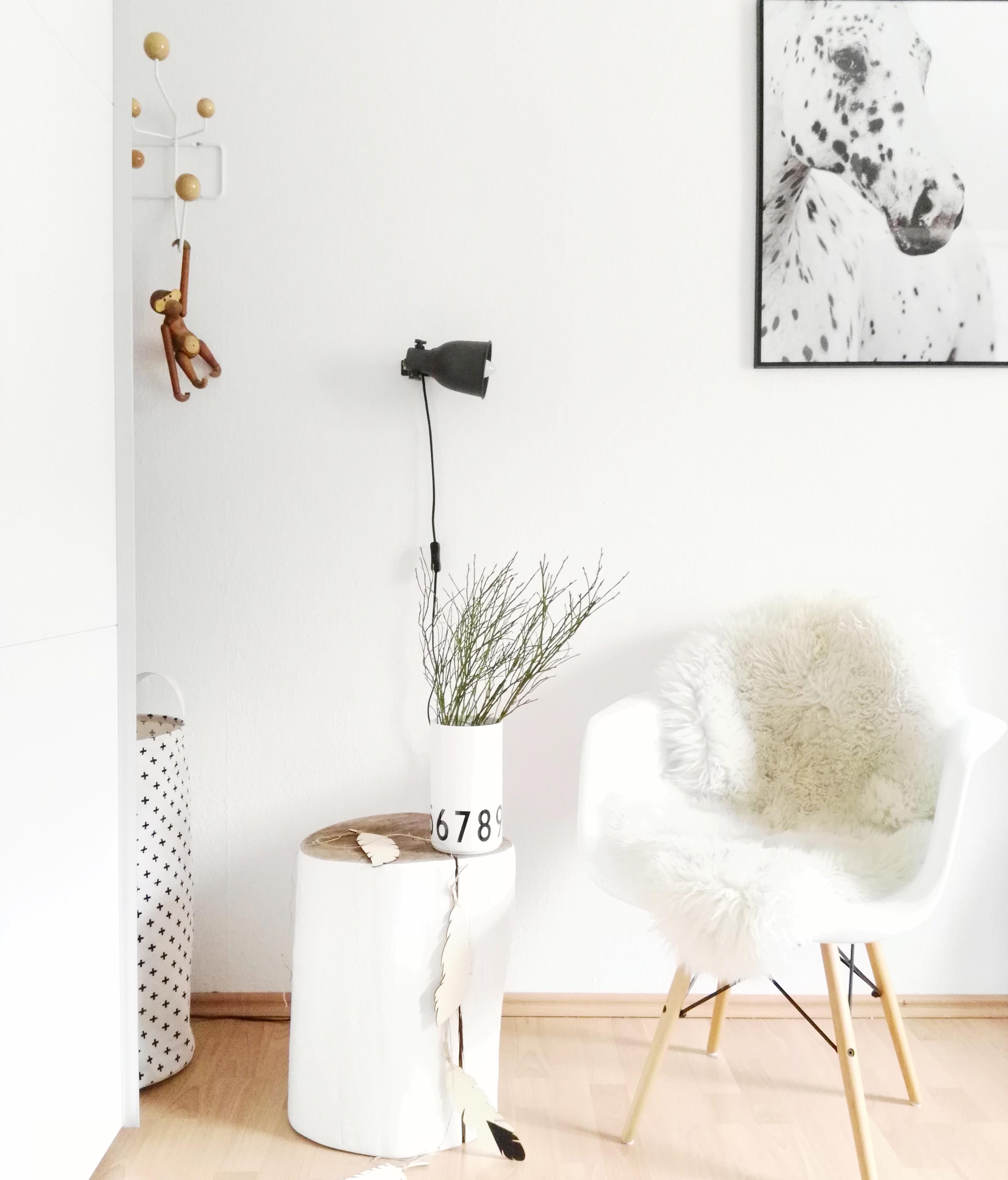 Schlafzimmerbereich...
#print #Pferd #eames #Hangitall #Garderobe #designletters #Vase #kaybojesen #affe #skandinavisch
