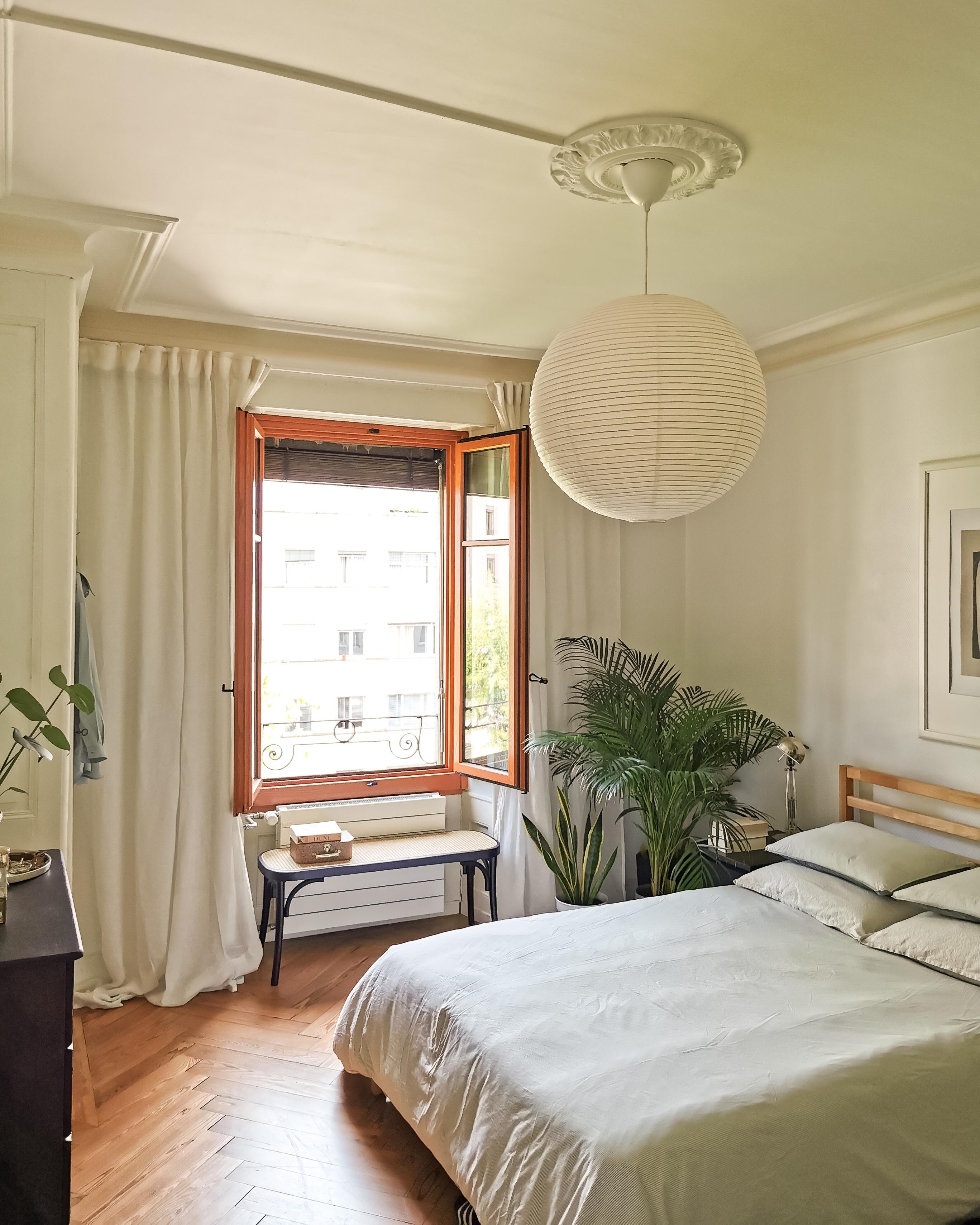Schlafzimmerblick 1 #schlafzimmer #ricepaperlamp #holzfenster #naturtöne